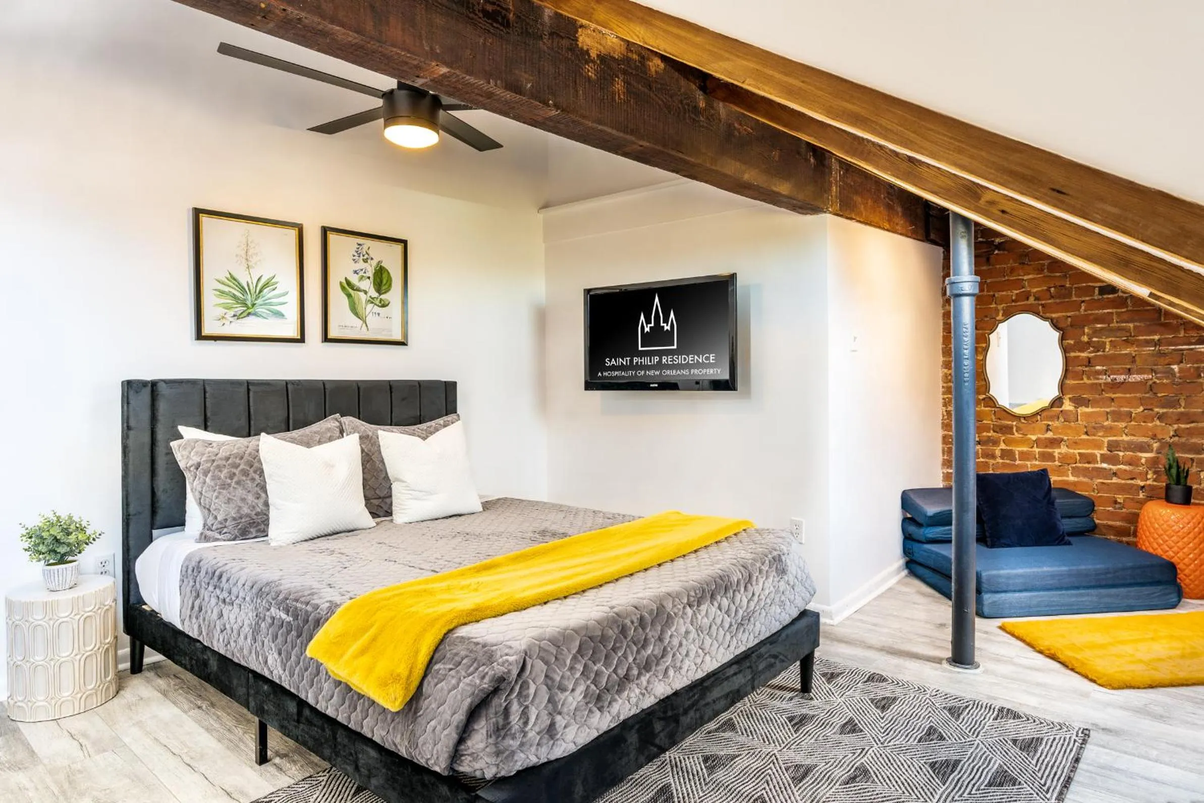 Bed in Saint Philip Residence