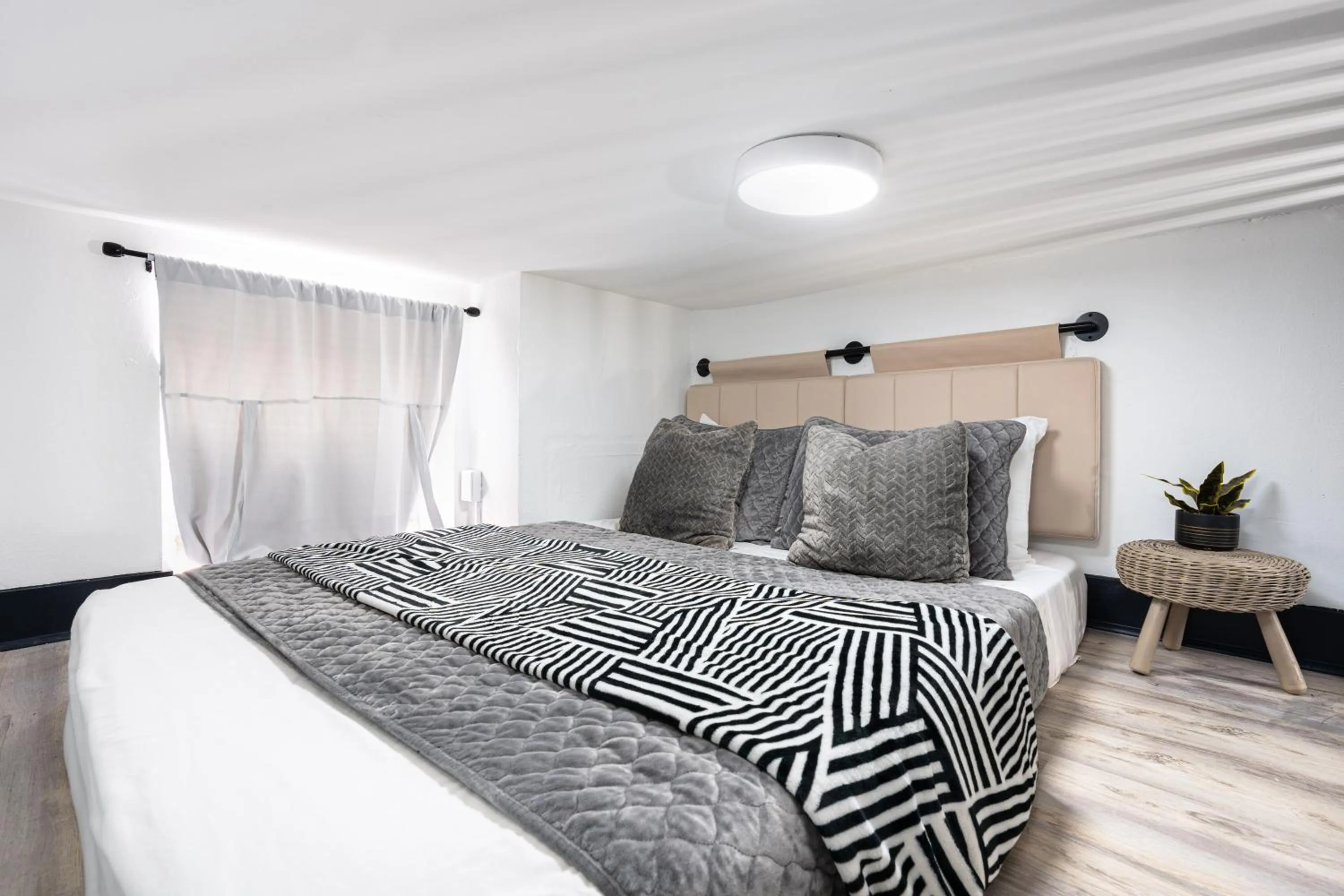 Bed in Saint Philip Residence