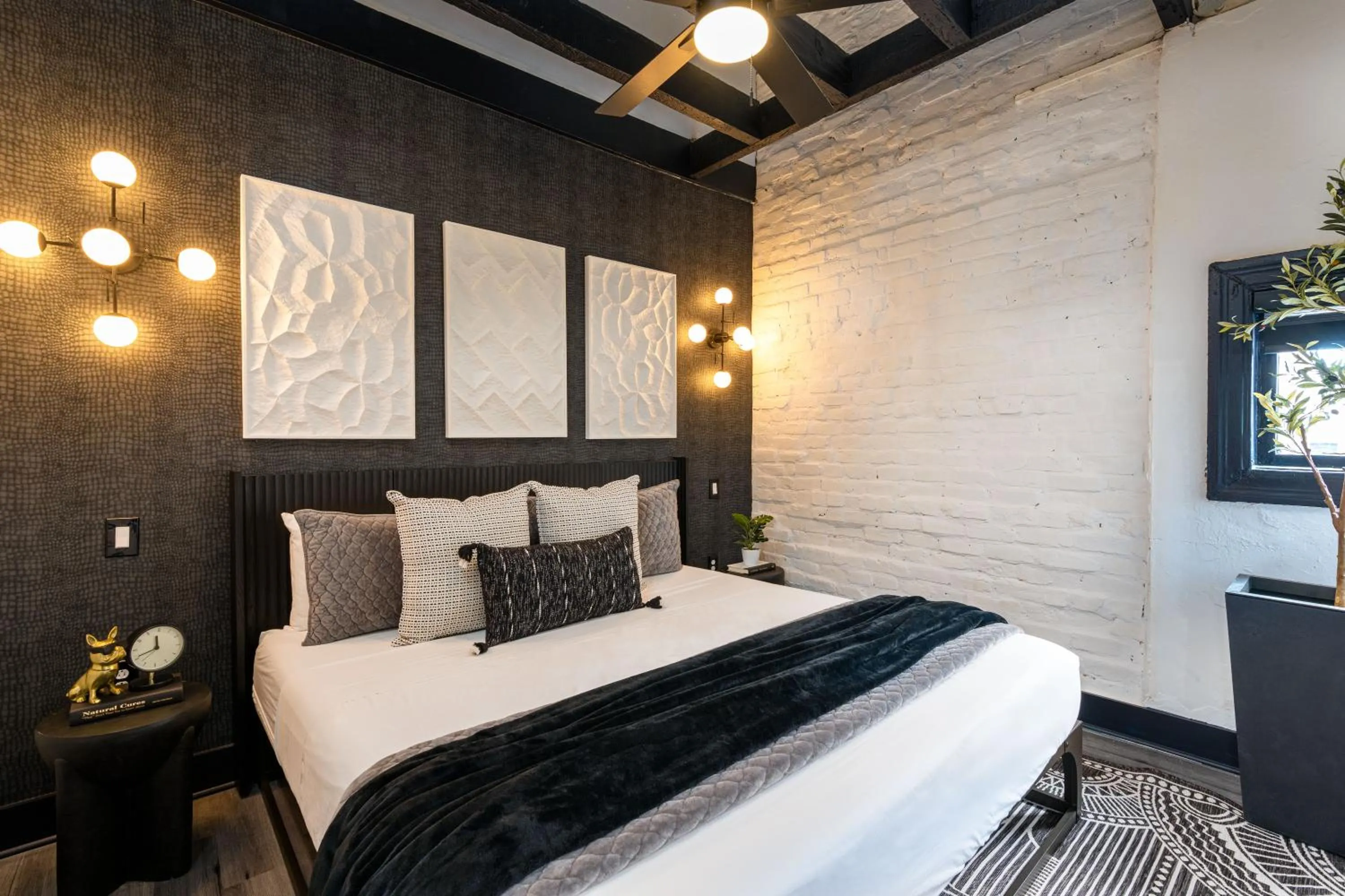 Bed in Saint Philip Residence