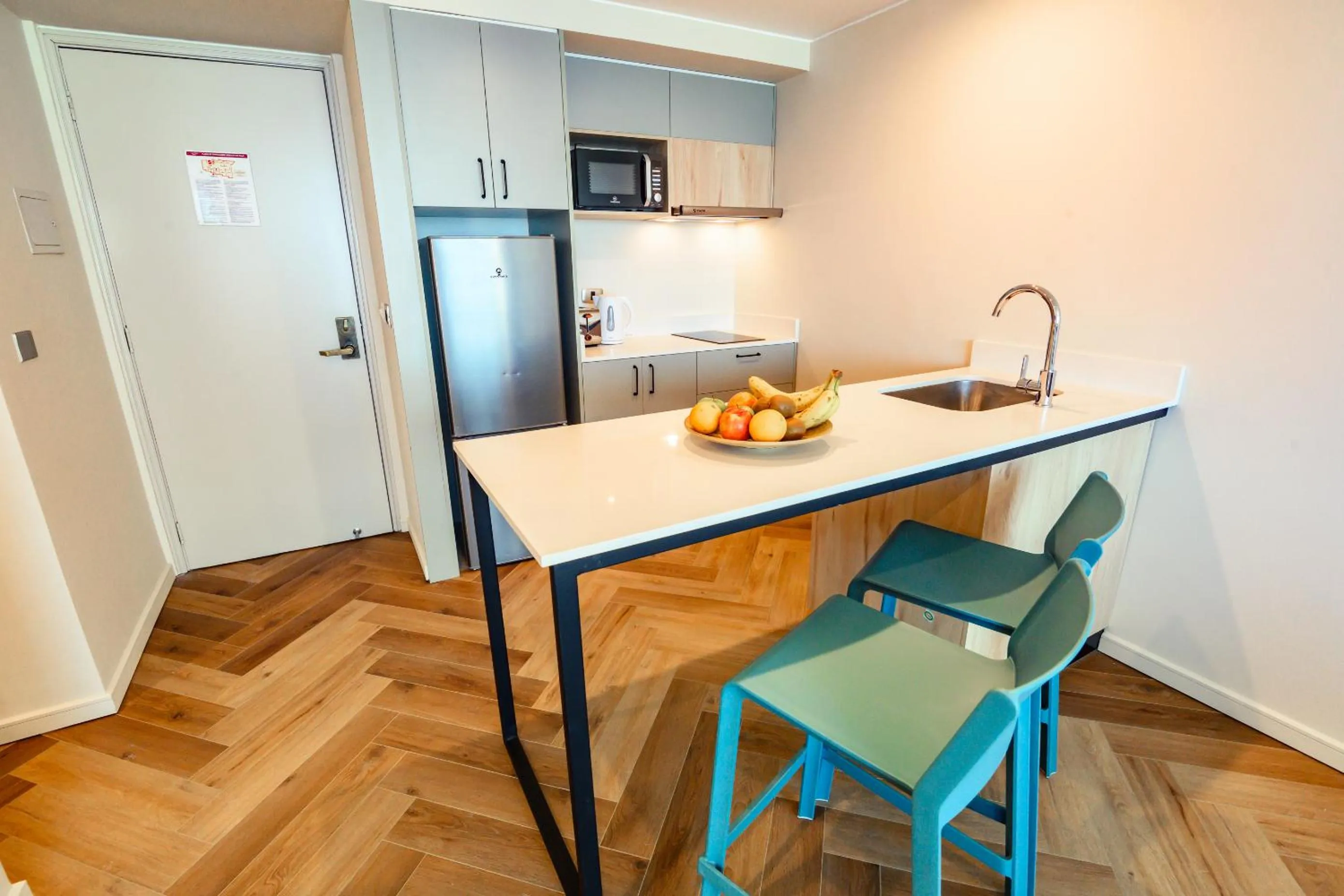 Kitchen or kitchenette in Studio 56 Apart Hotel by Terrado Iquique