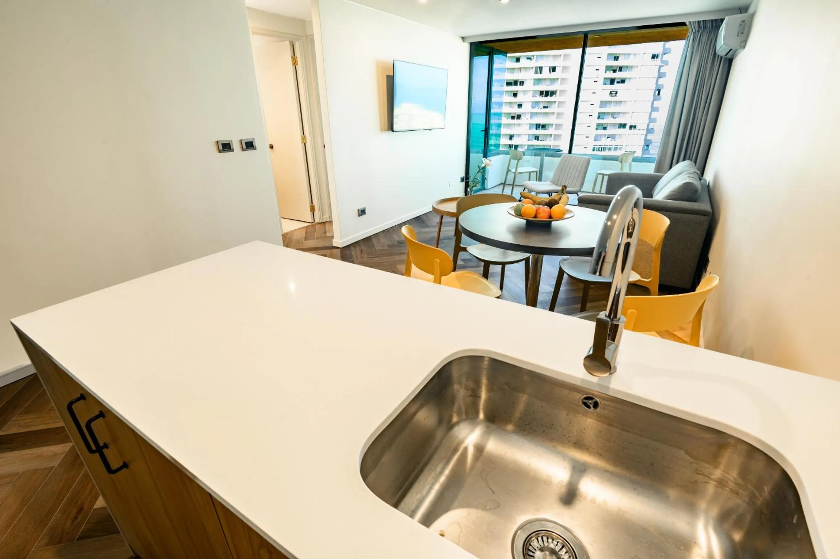 Kitchen or kitchenette in Studio 56 Apart Hotel by Terrado Iquique