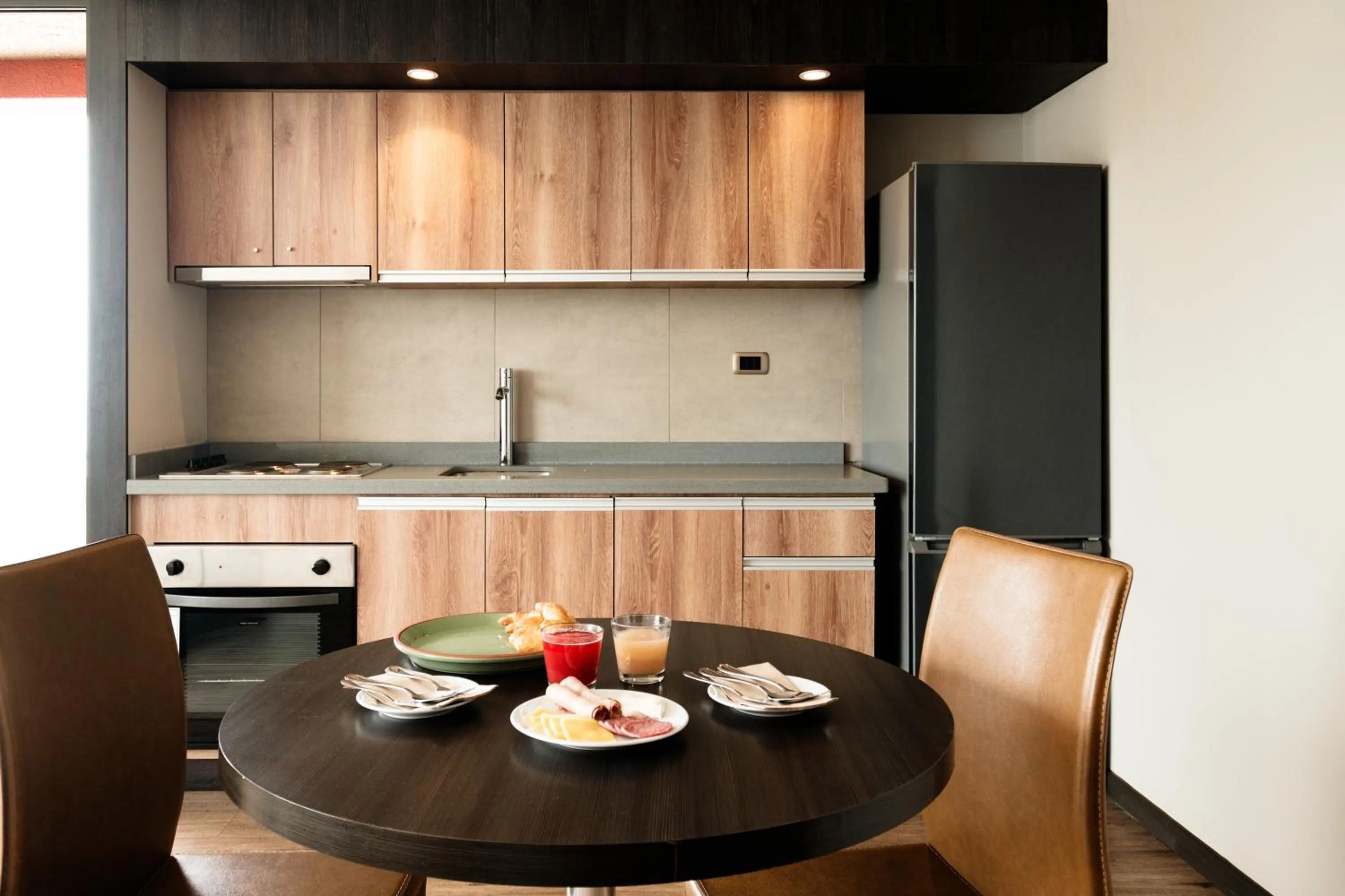 Dining area in Studio 56 Apart Hotel by Terrado Iquique