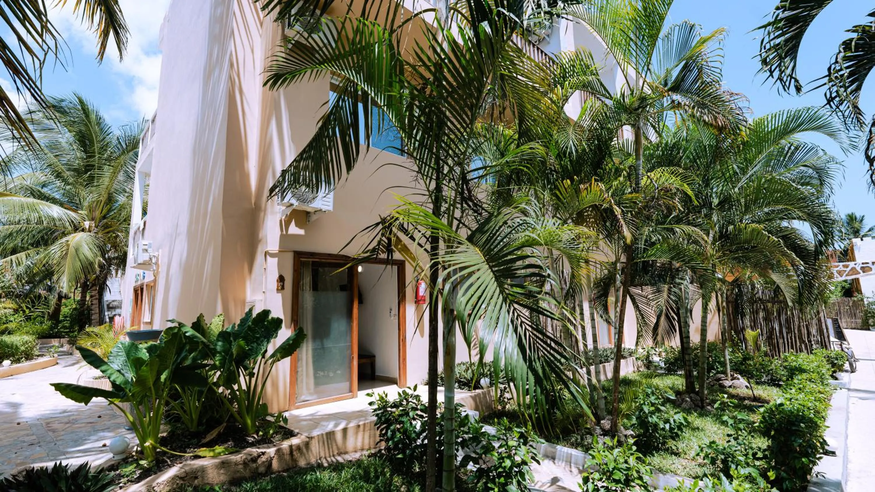 Family in Paradise Beach Resort & Spa