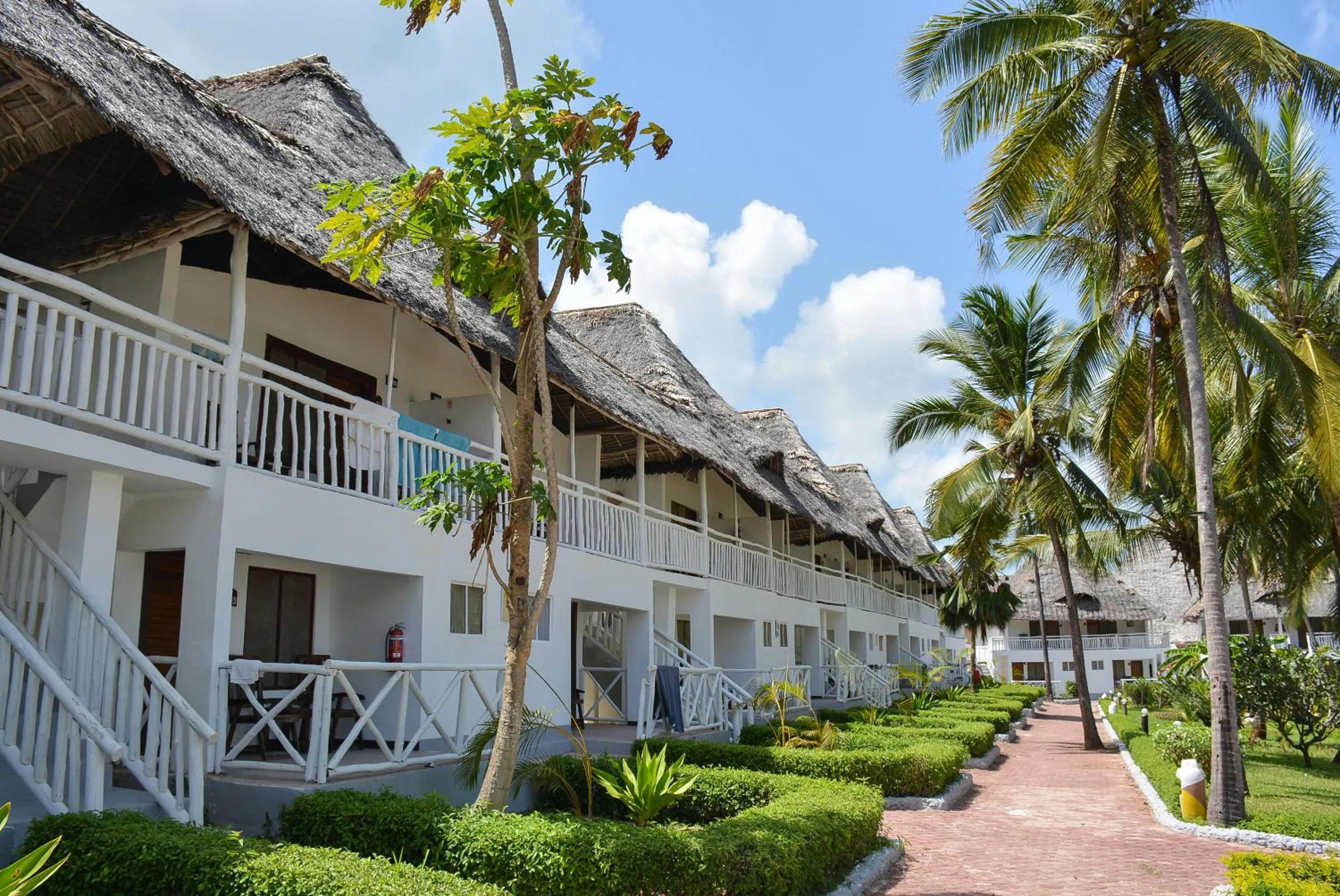 Property building in Paradise Beach Resort & Spa