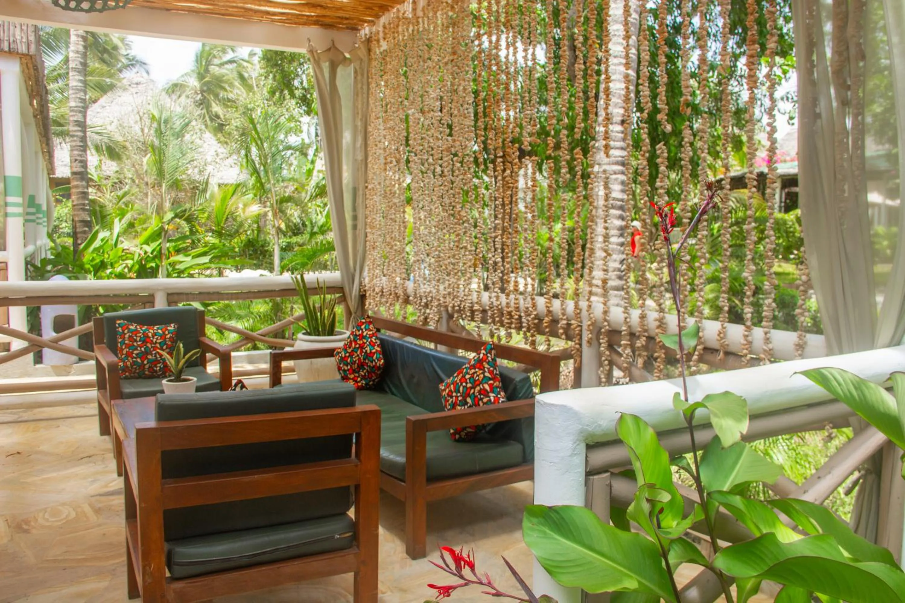 Lounge or bar in Paradise Beach Resort & Spa