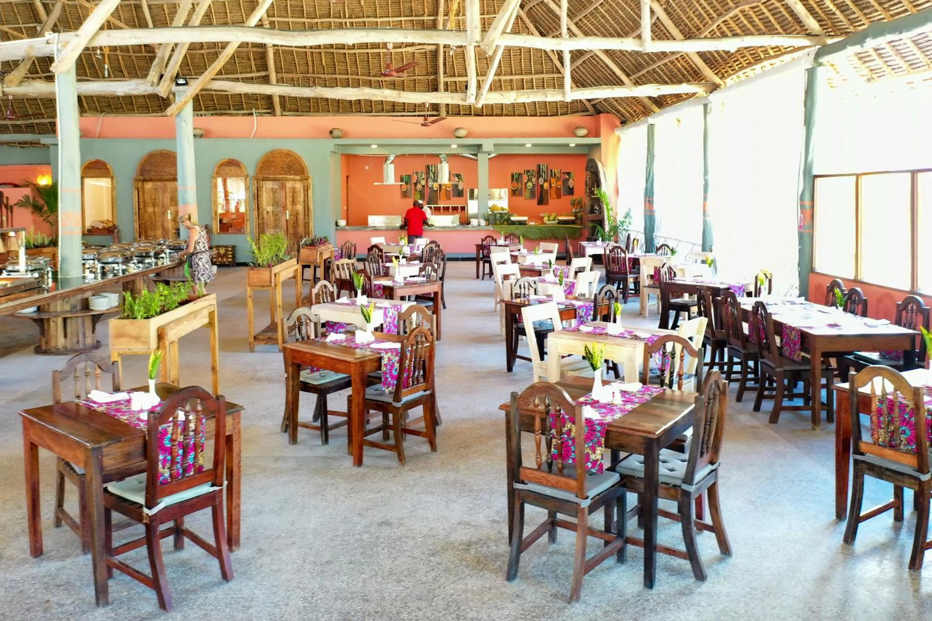 Restaurant/places to eat in Paradise Beach Resort & Spa