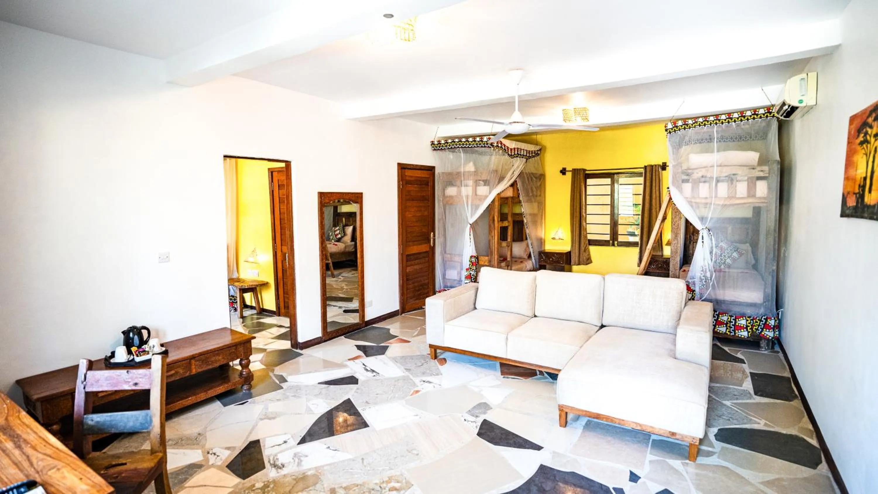 Living room in Paradise Beach Resort & Spa