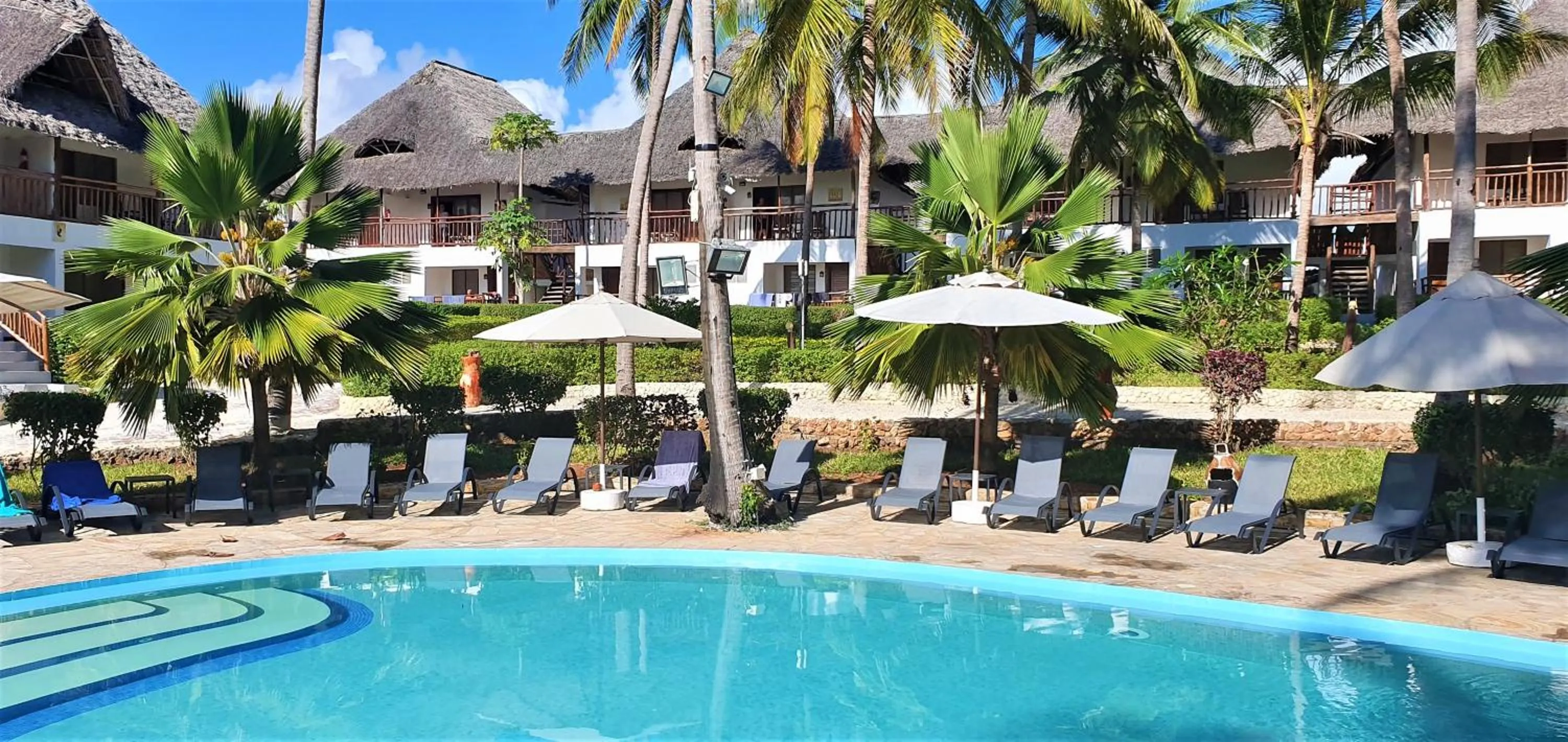 Swimming pool in Paradise Beach Resort & Spa