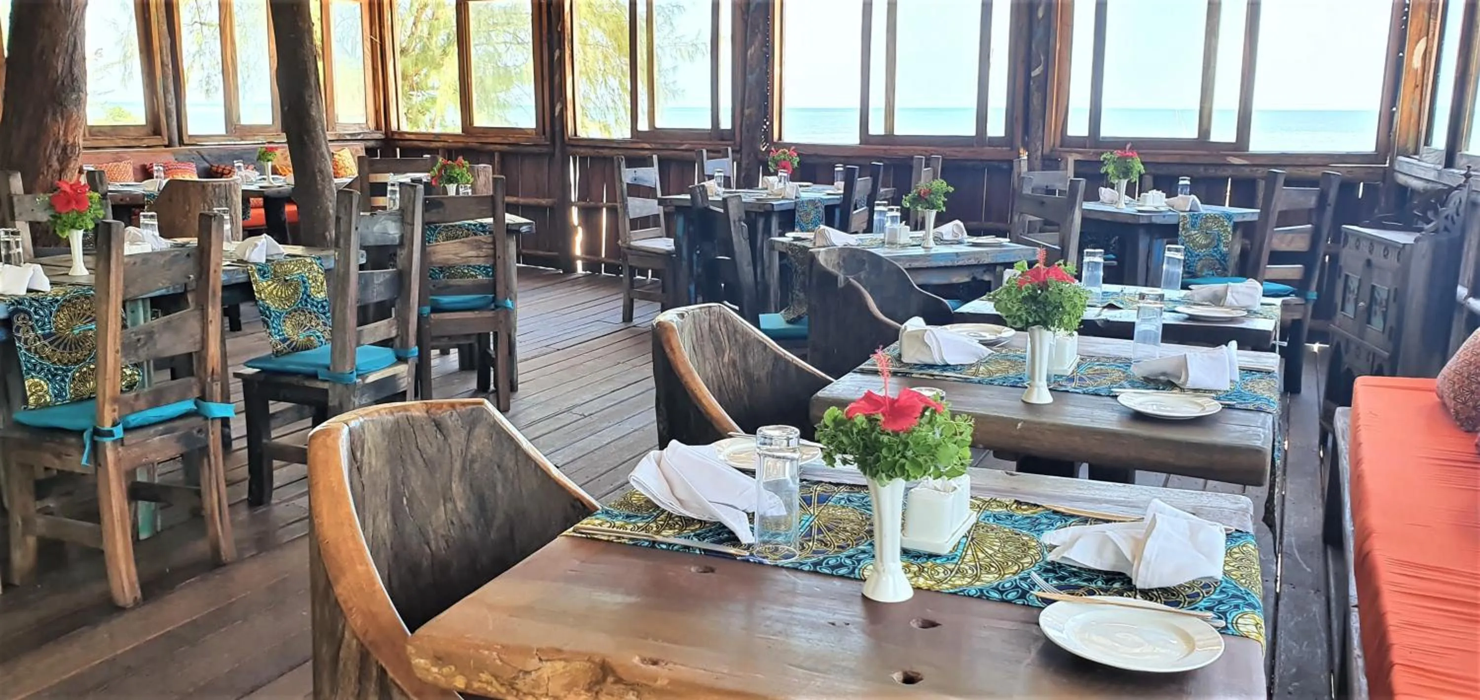 Restaurant/places to eat in Paradise Beach Resort & Spa