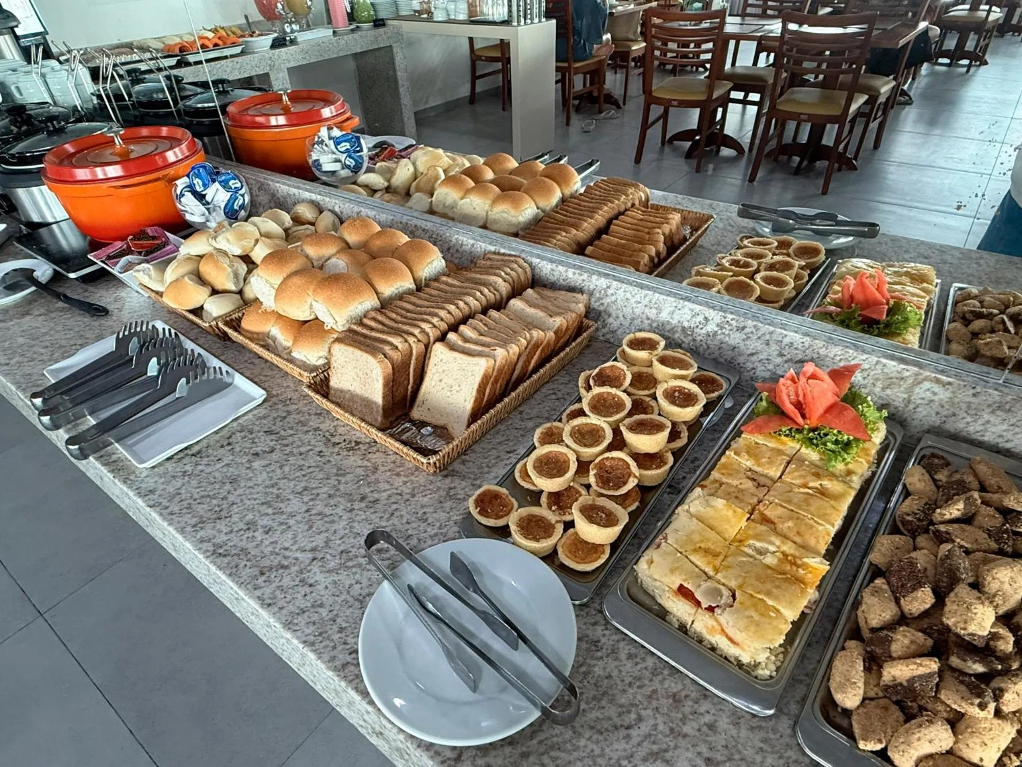 Breakfast in Hotel Dan Inn Express Salvador By Nacional Inn