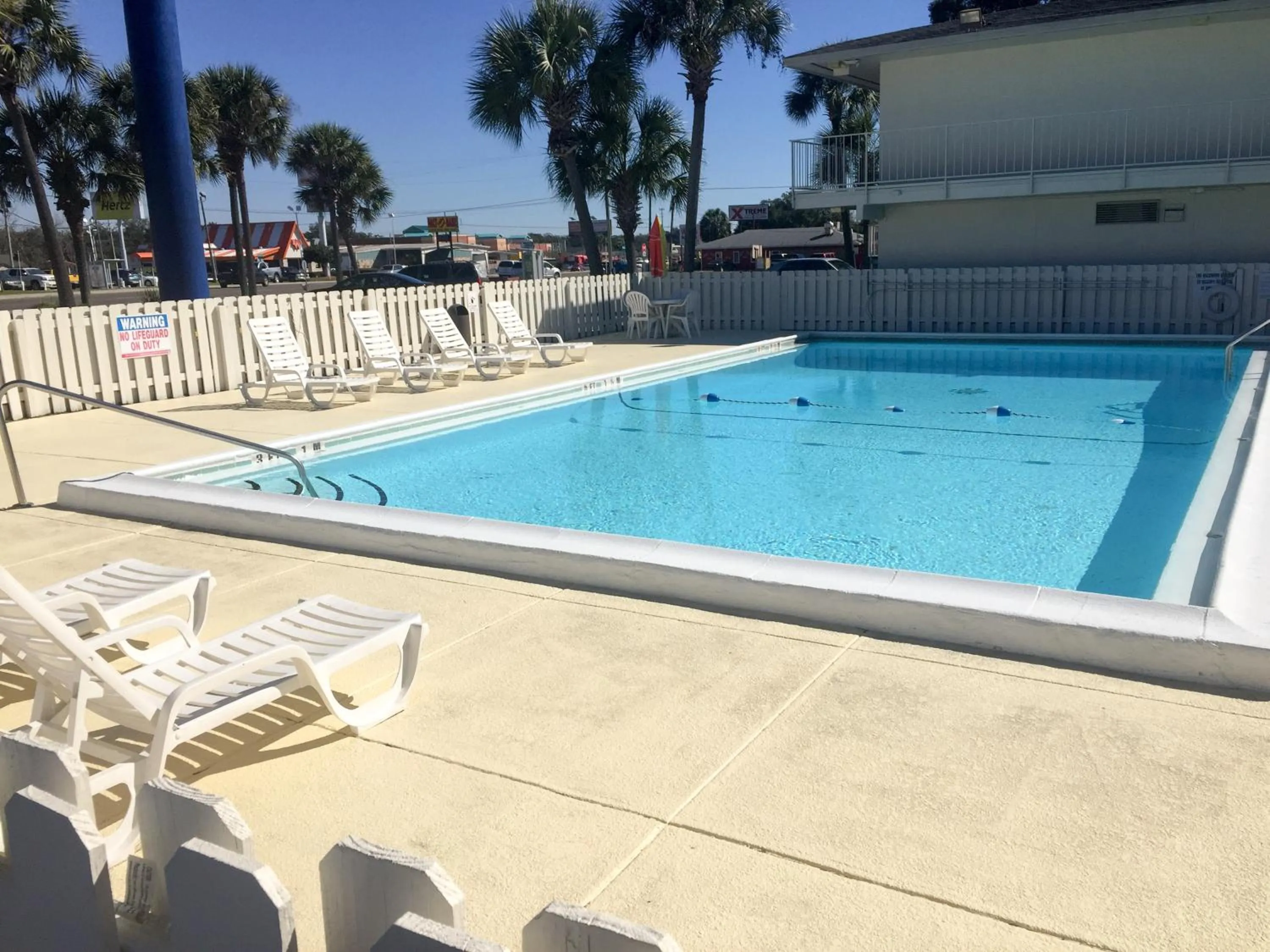 Day in Motel 6 - Pensacola West