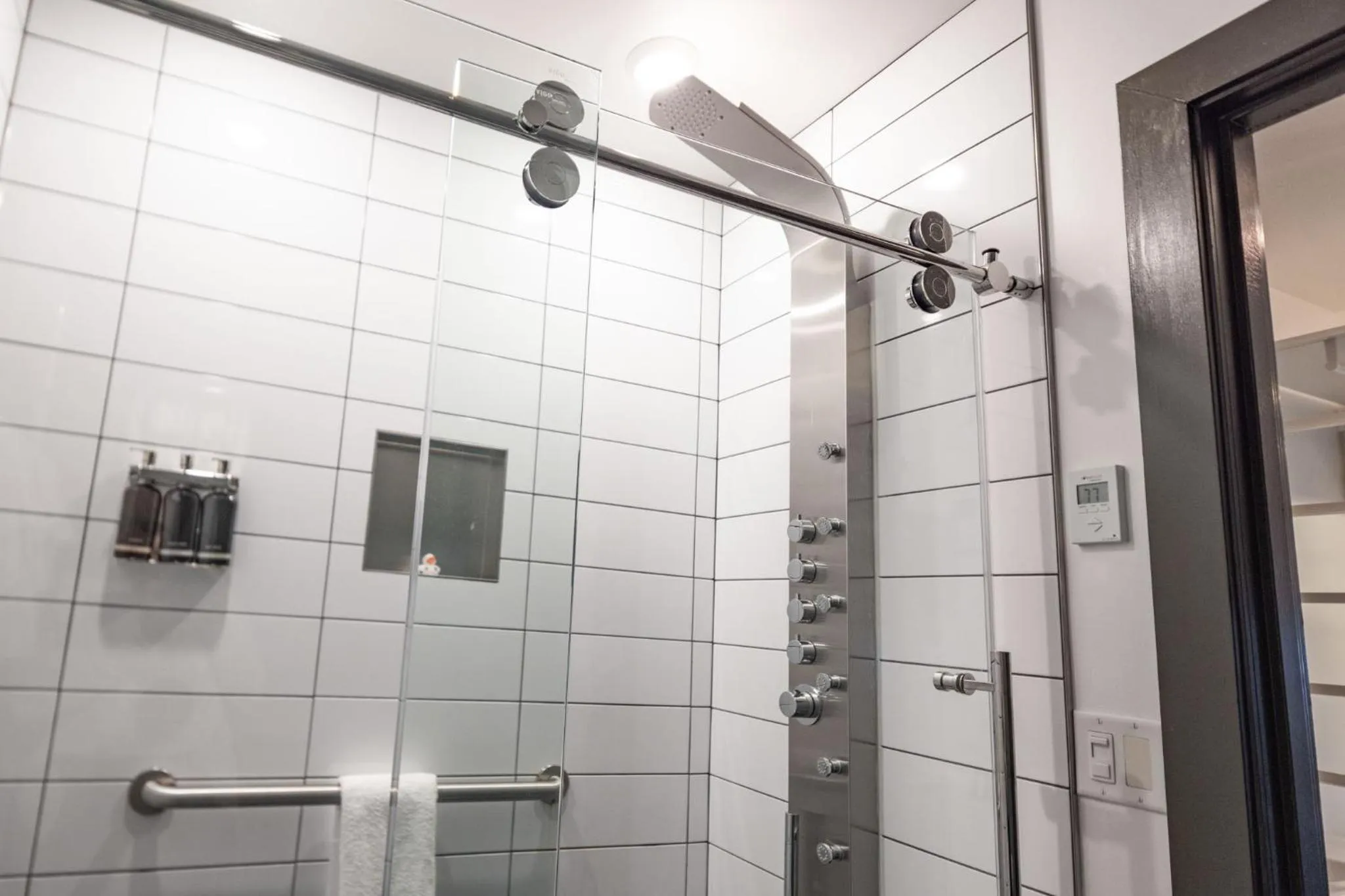 Shower in Silverbow Inn