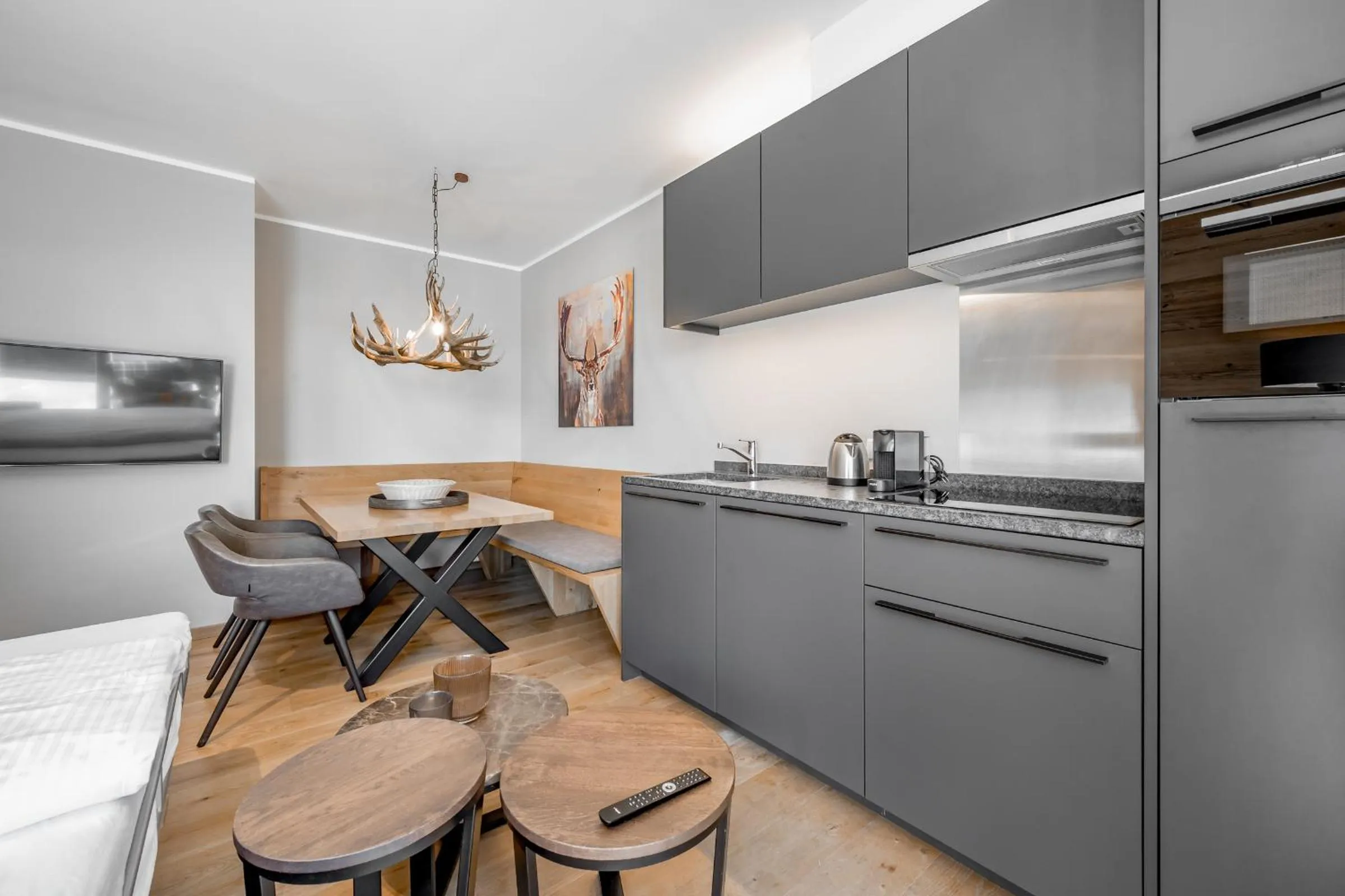 kitchen in AlpenParks Hotel & Apartment Arlberg Warth mit Pool