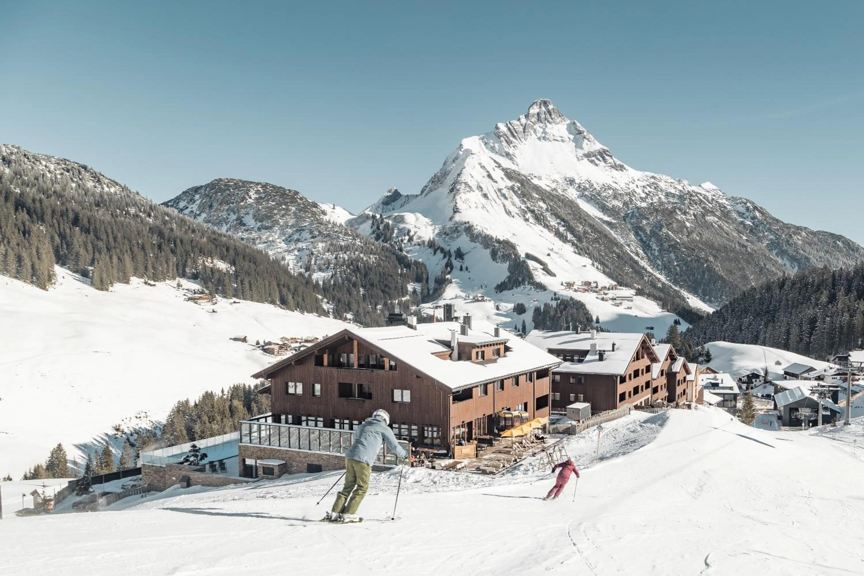 Property building in AlpenParks Hotel & Apartment Arlberg Warth mit Pool