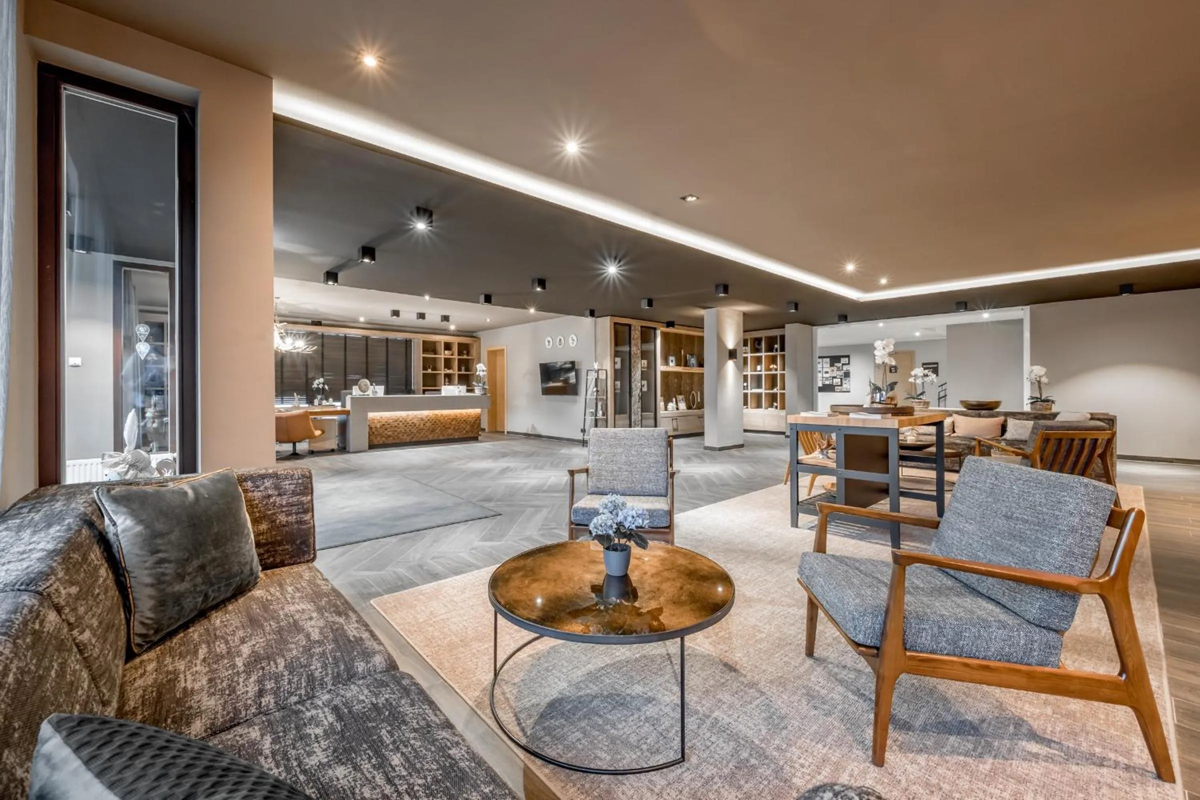 Lobby or reception in AlpenParks Hotel & Apartment Arlberg Warth mit Pool