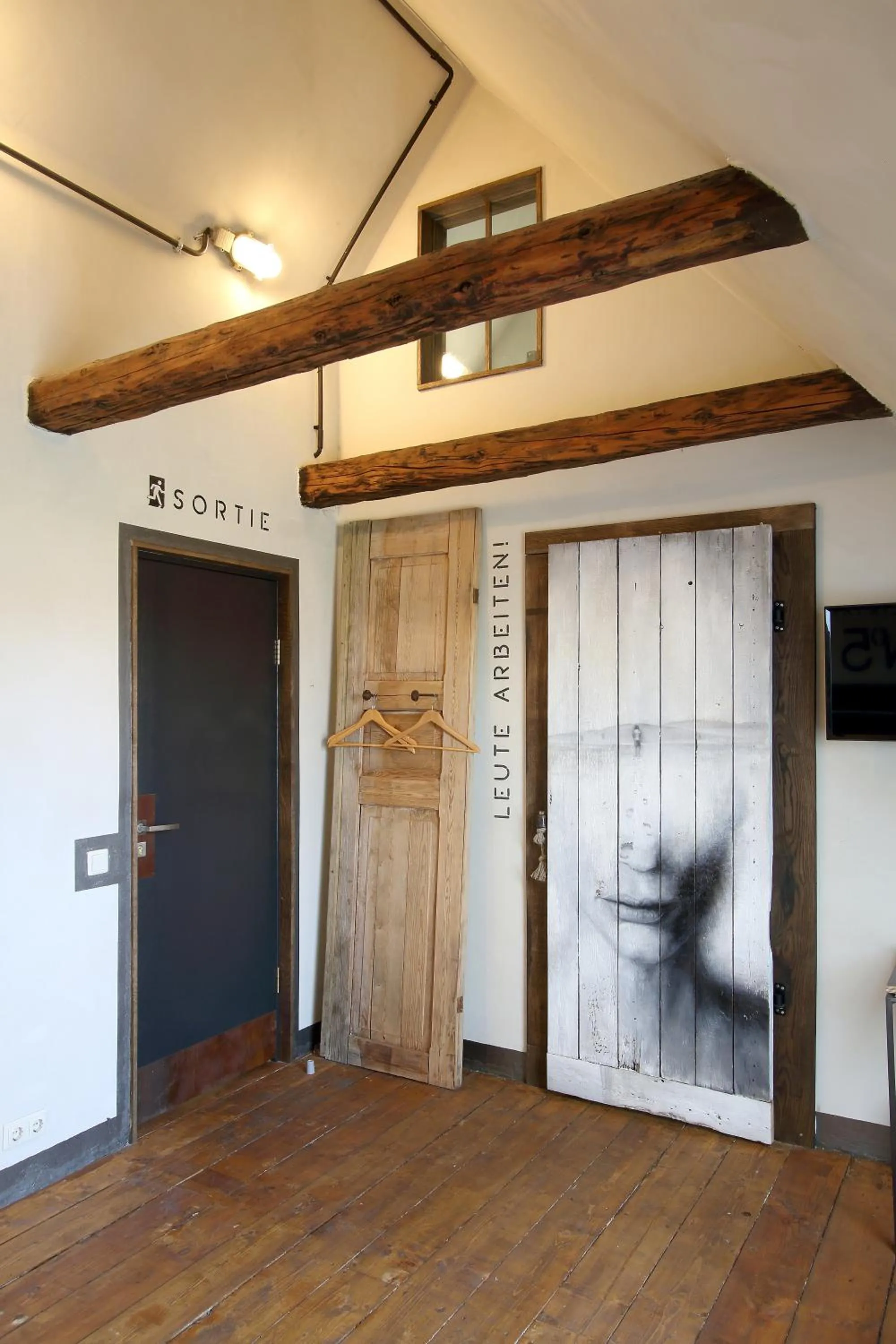 Decorative detail in Noliktava No 5