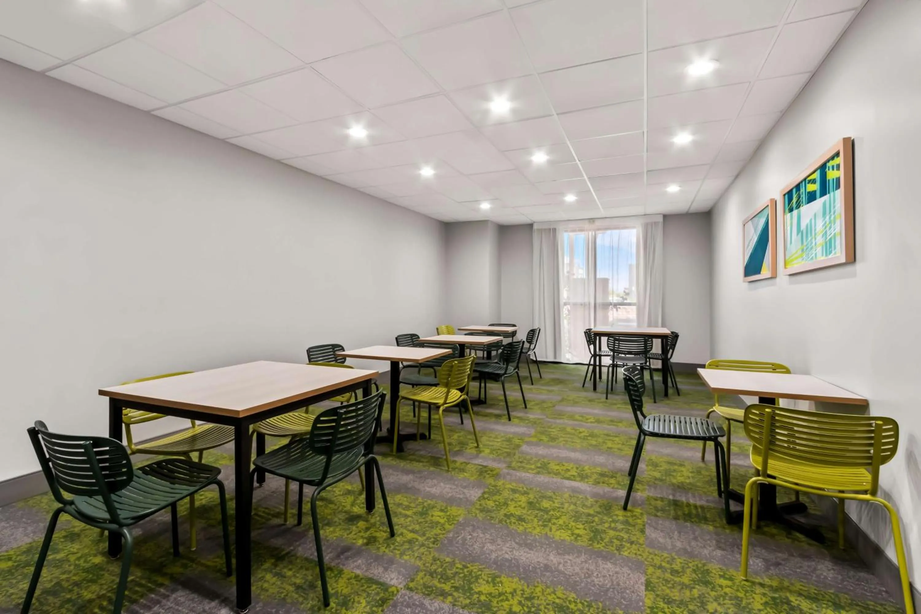 Meeting/conference room in Spark by Hilton Phoenix East Mesa