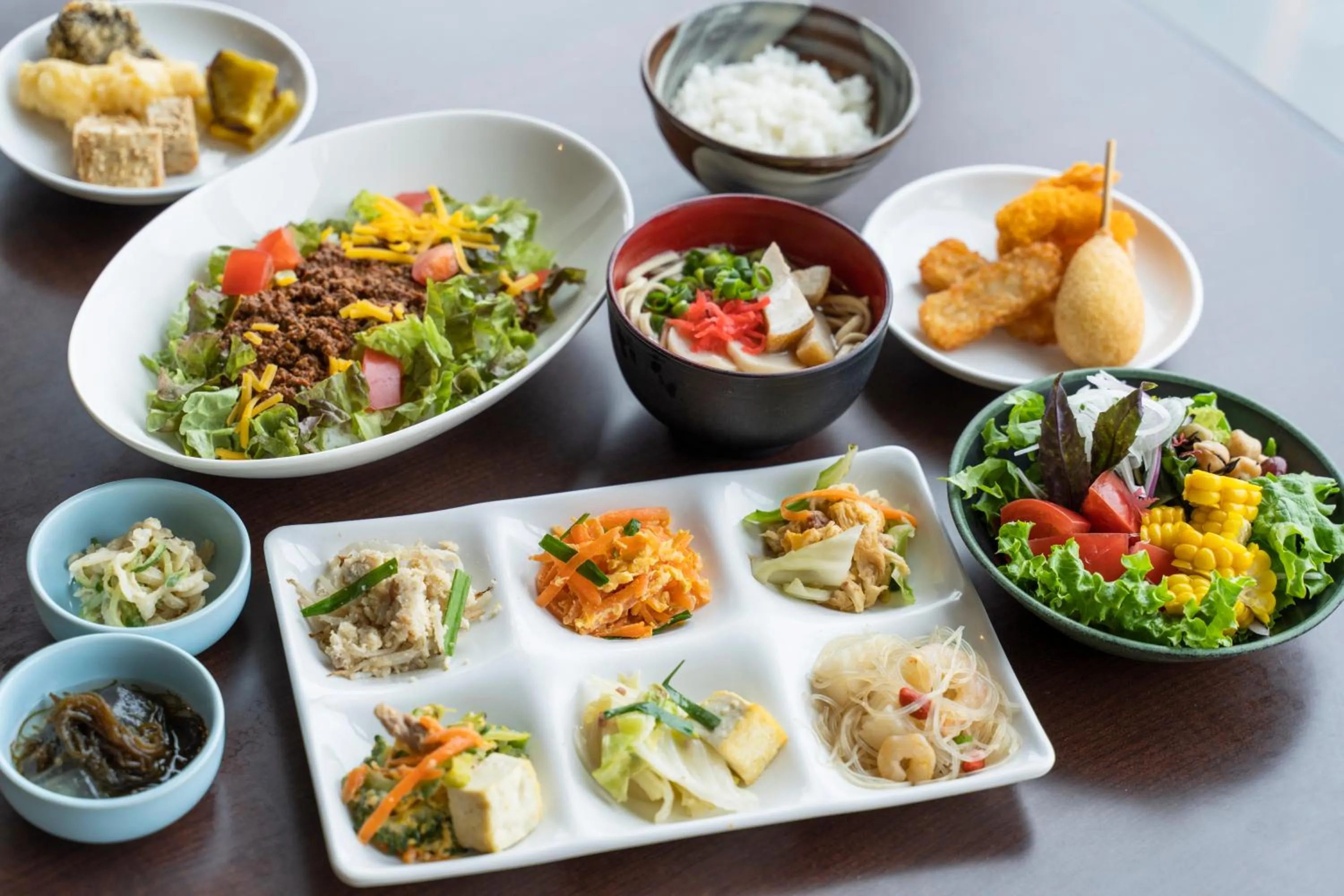 Restaurant/places to eat, Lunch and Dinner in Hotel Ocean