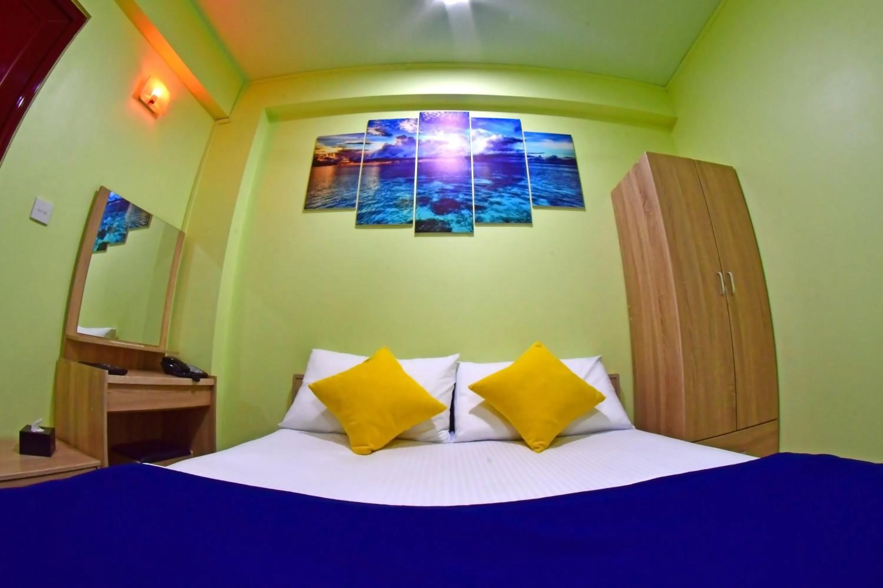 Photo of the whole room, Bed in Tourist Inn