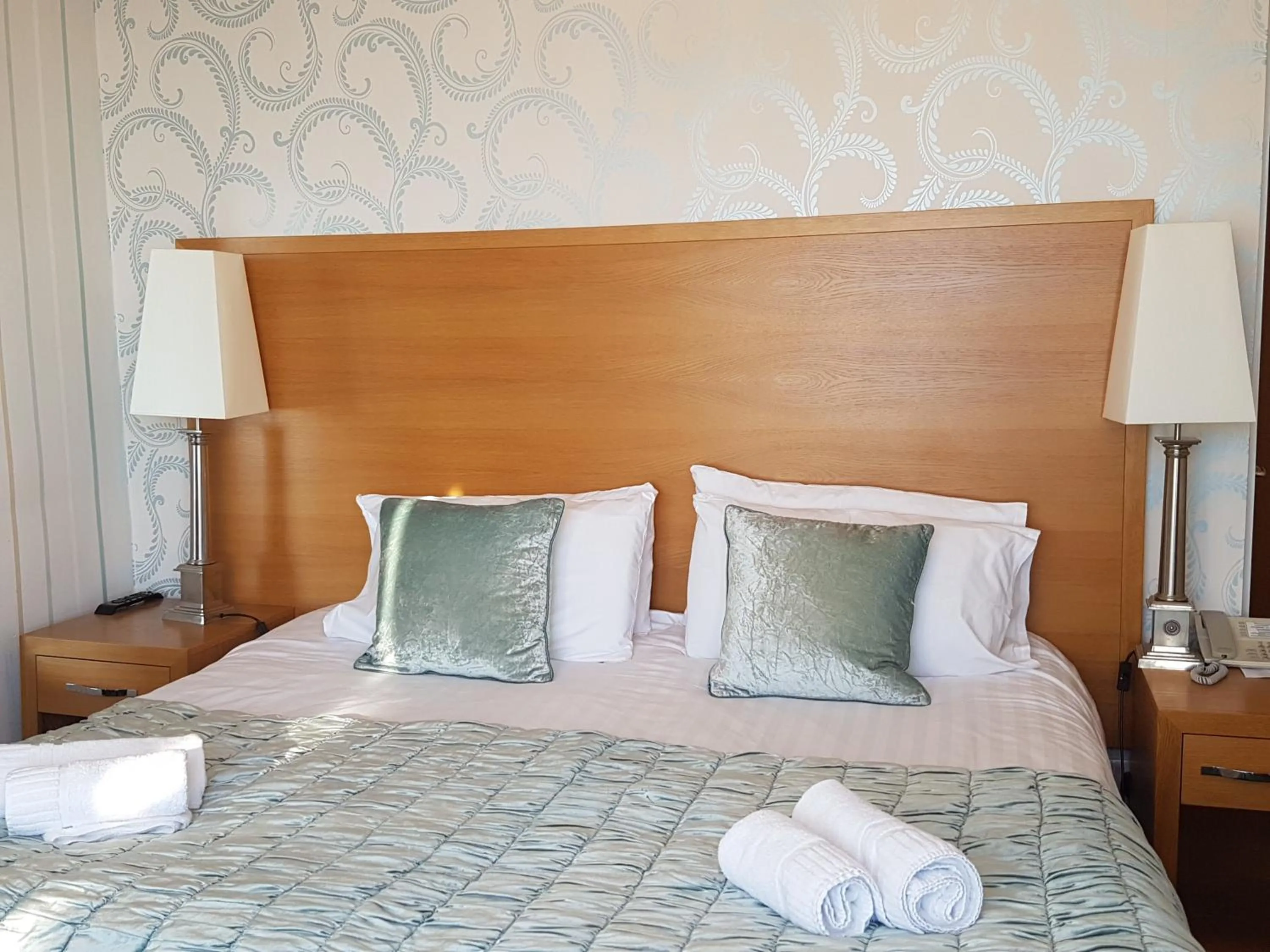 Bed in Gwesty'r Marine Hotel & Spa