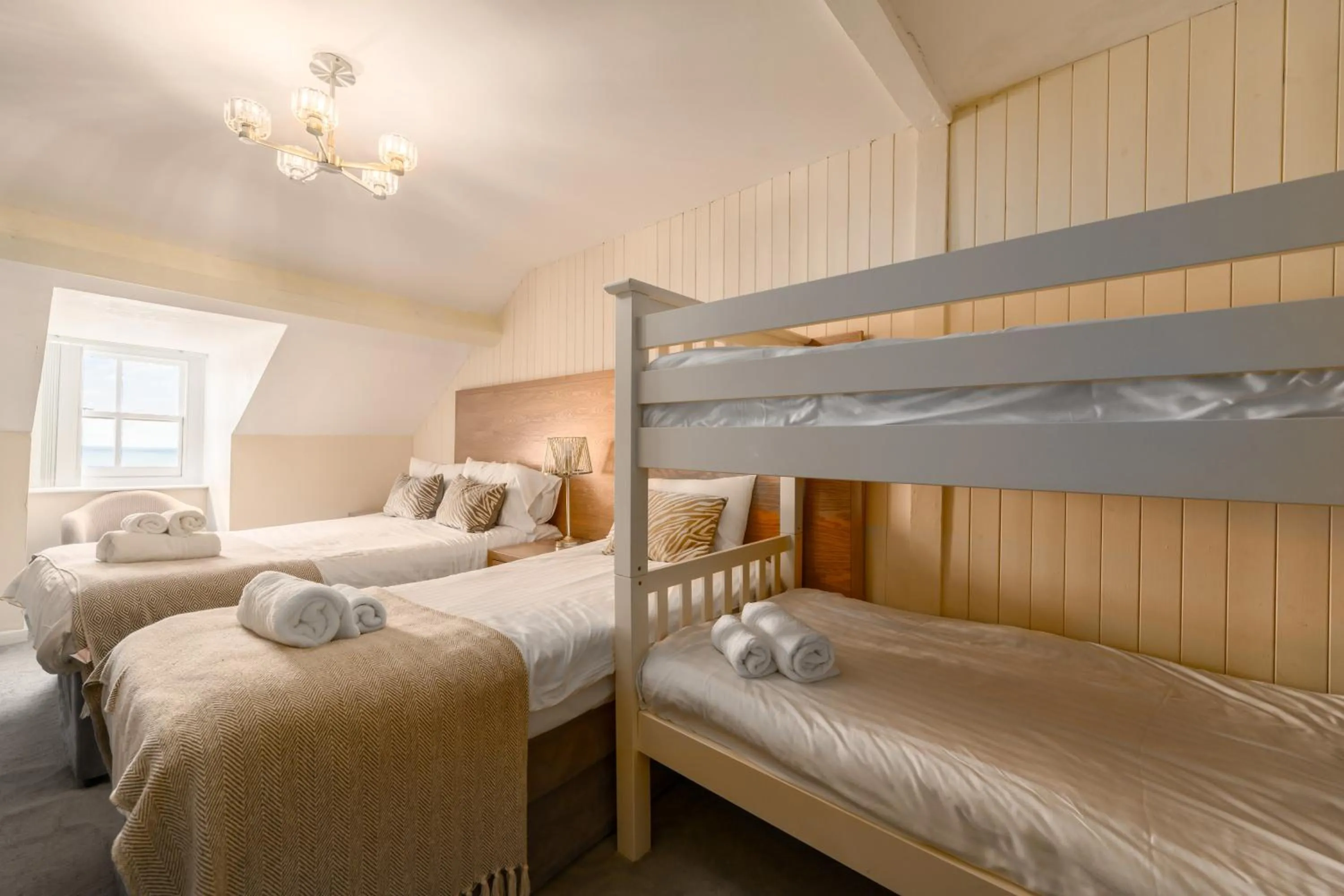 Bed in Gwesty'r Marine Hotel & Spa