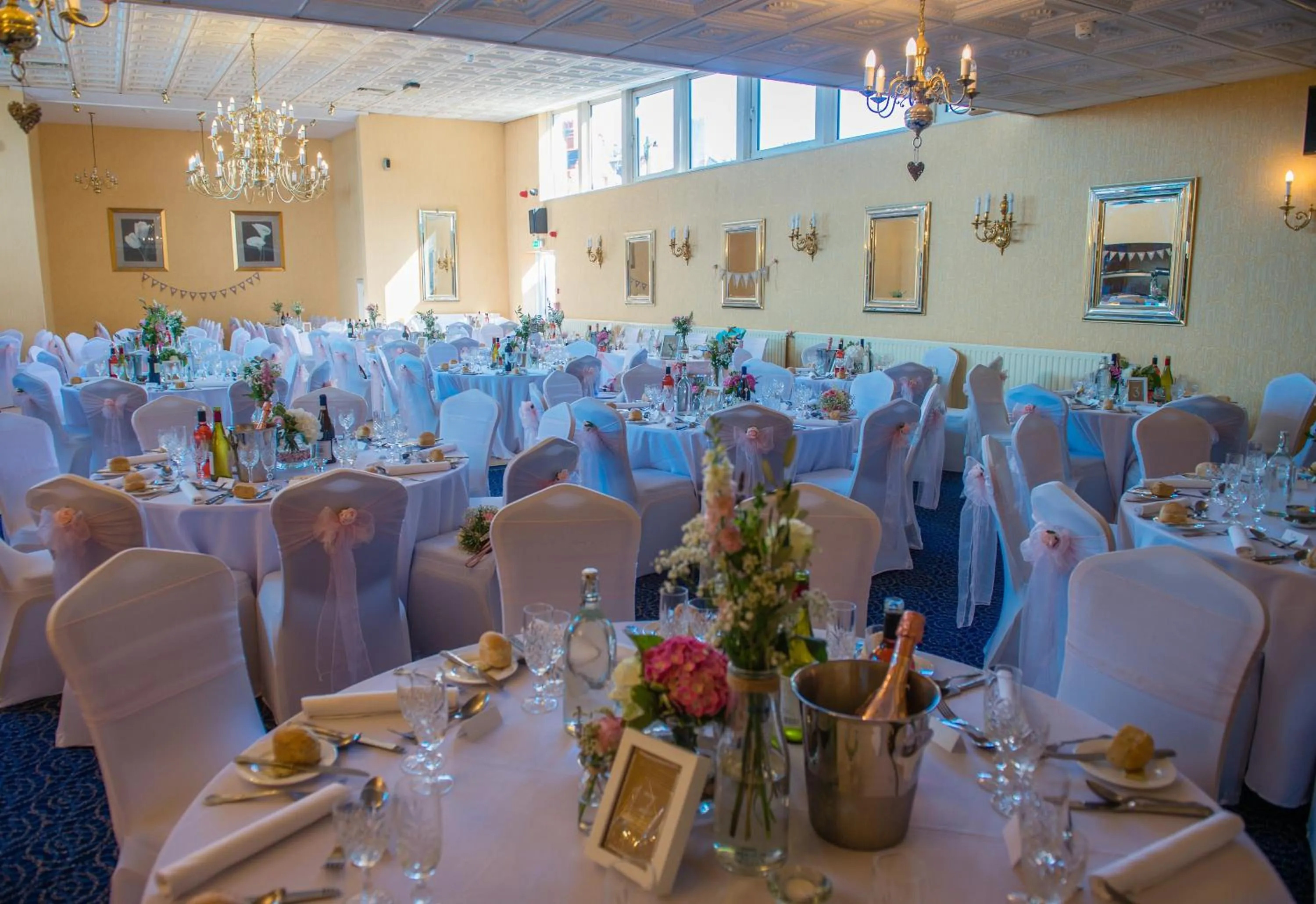 Dining area in Gwesty'r Marine Hotel & Spa