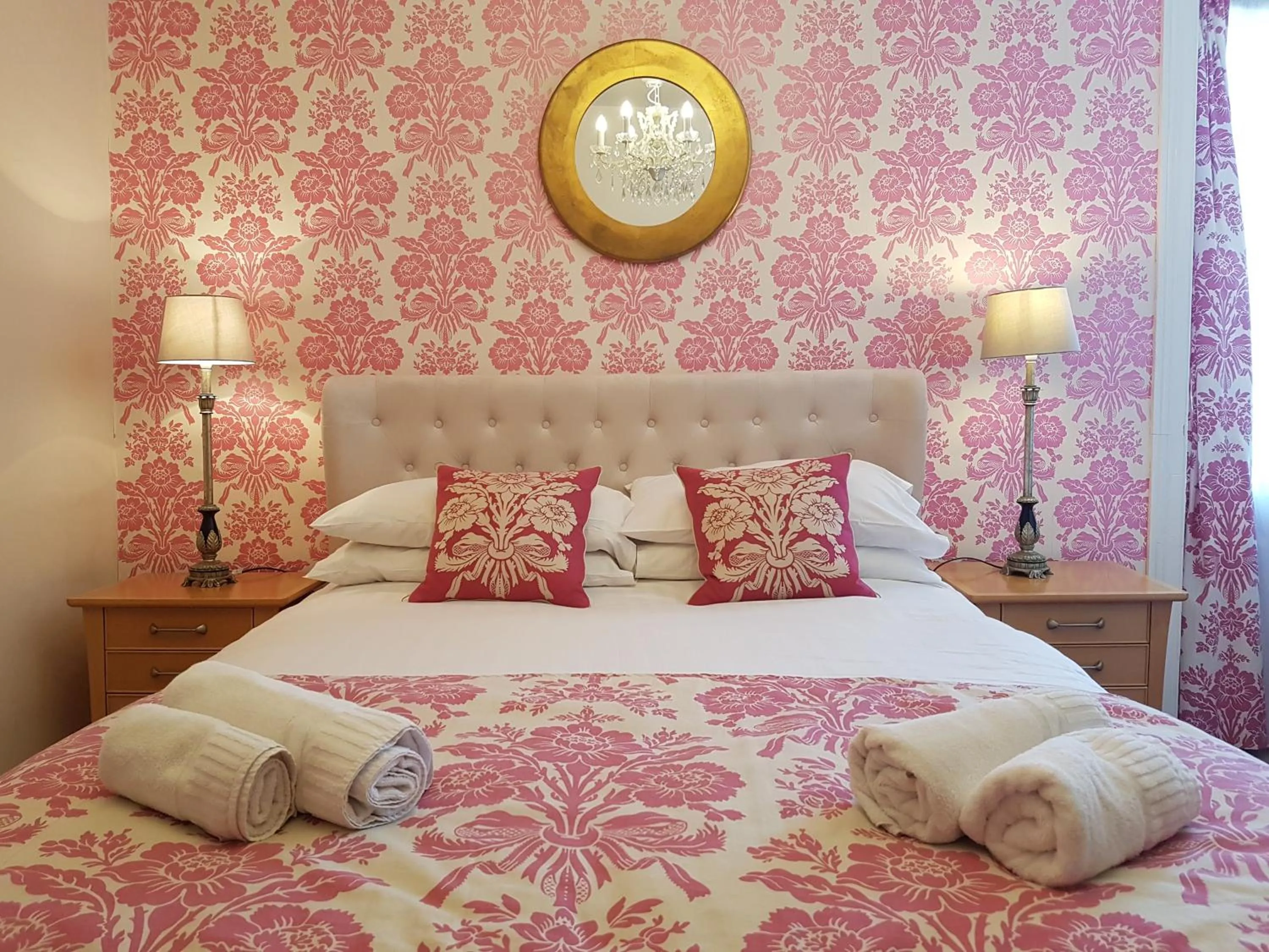 Bed in Gwesty'r Marine Hotel & Spa