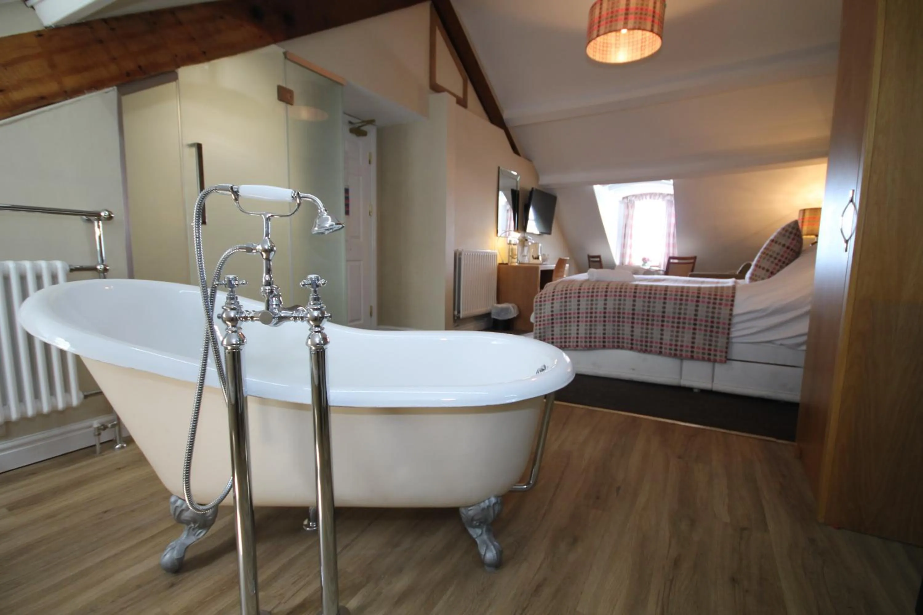 Bathroom, Bed in Gwesty'r Marine Hotel & Spa