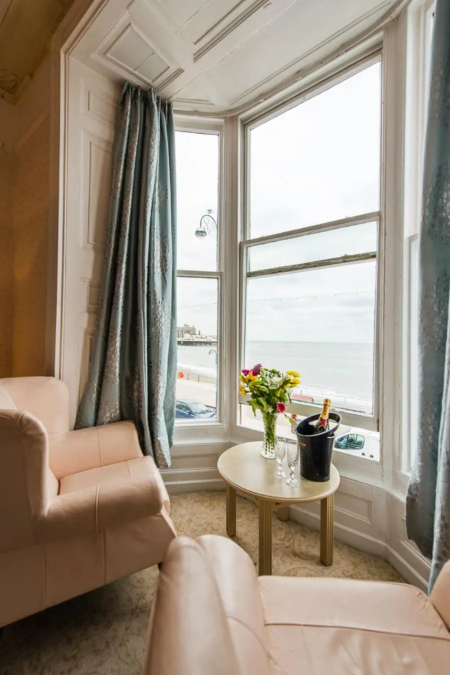 Seating area in Gwesty'r Marine Hotel & Spa