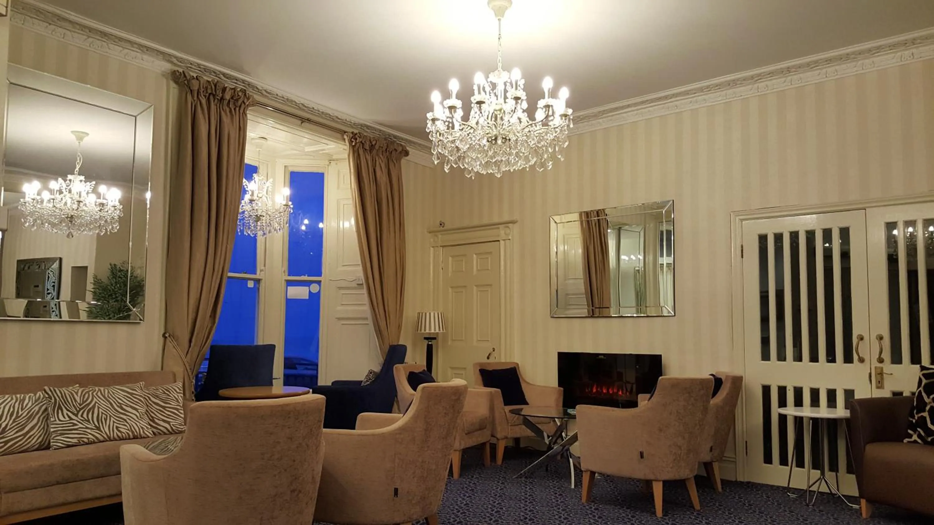 Facade/entrance in Gwesty'r Marine Hotel & Spa