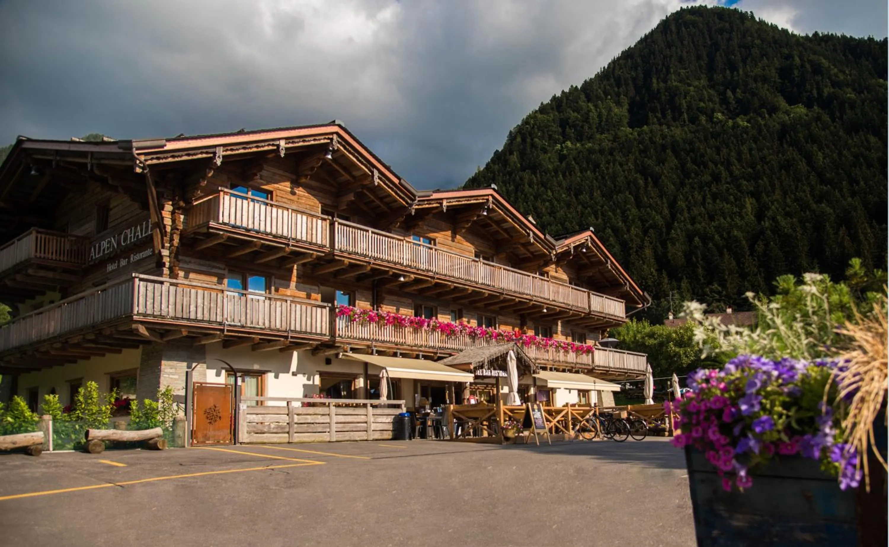 Property building in Alpen Chalet - Charme Mountain Hotel -