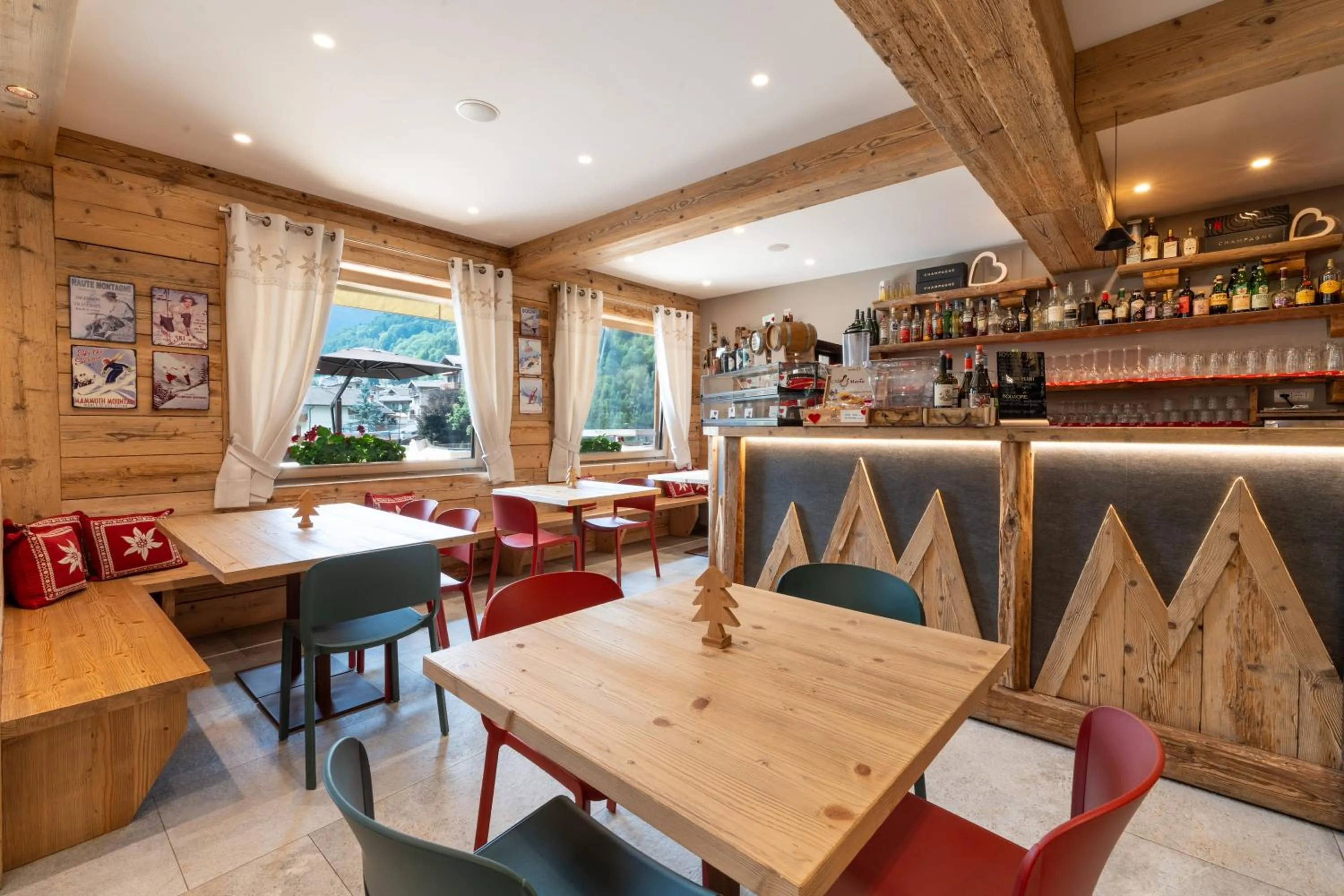 Restaurant/places to eat in Alpen Chalet - Charme Mountain Hotel -