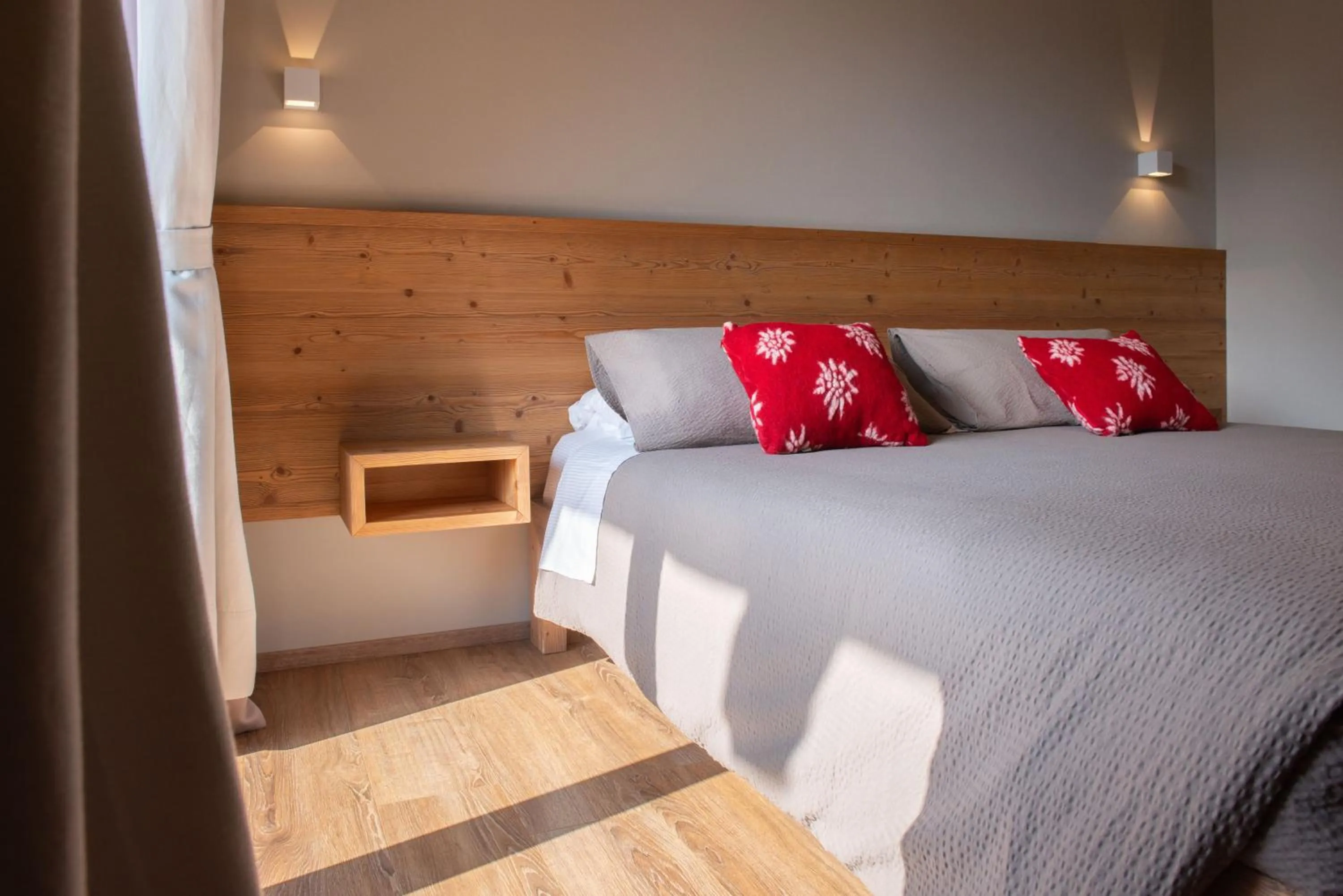 Bedroom, Bed in Alpen Chalet - Charme Mountain Hotel -