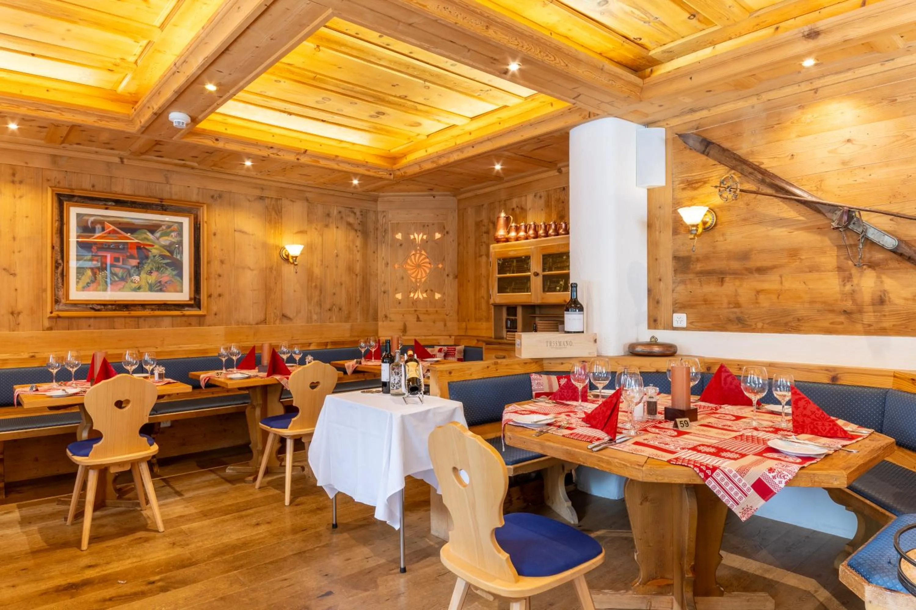 Restaurant/places to eat in Turmhotel Victoria Davos