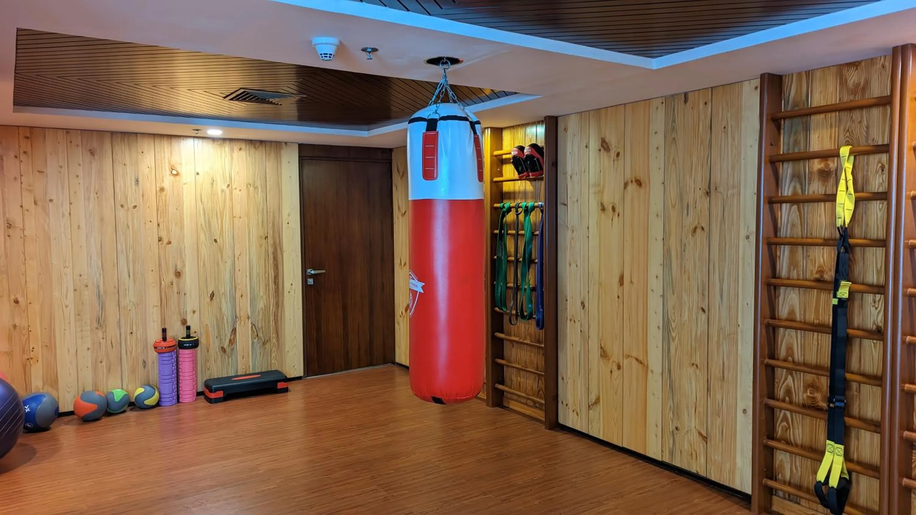 Fitness centre/facilities in The Peninsula Chittagong Limited
