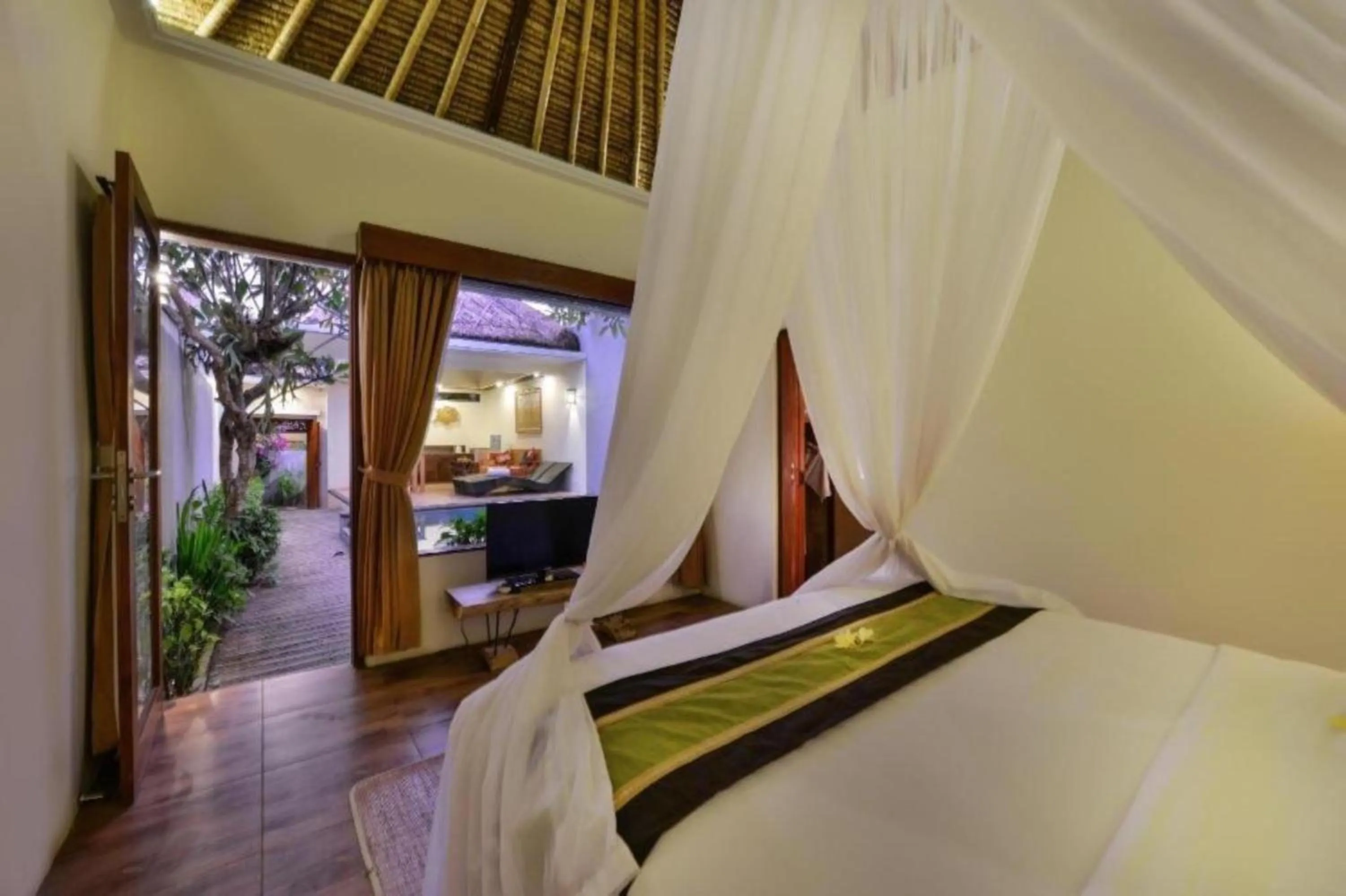 Bed in Avery Le Nixsun Villas Ungasan with Free access to Gym center by Waringin Hospitality