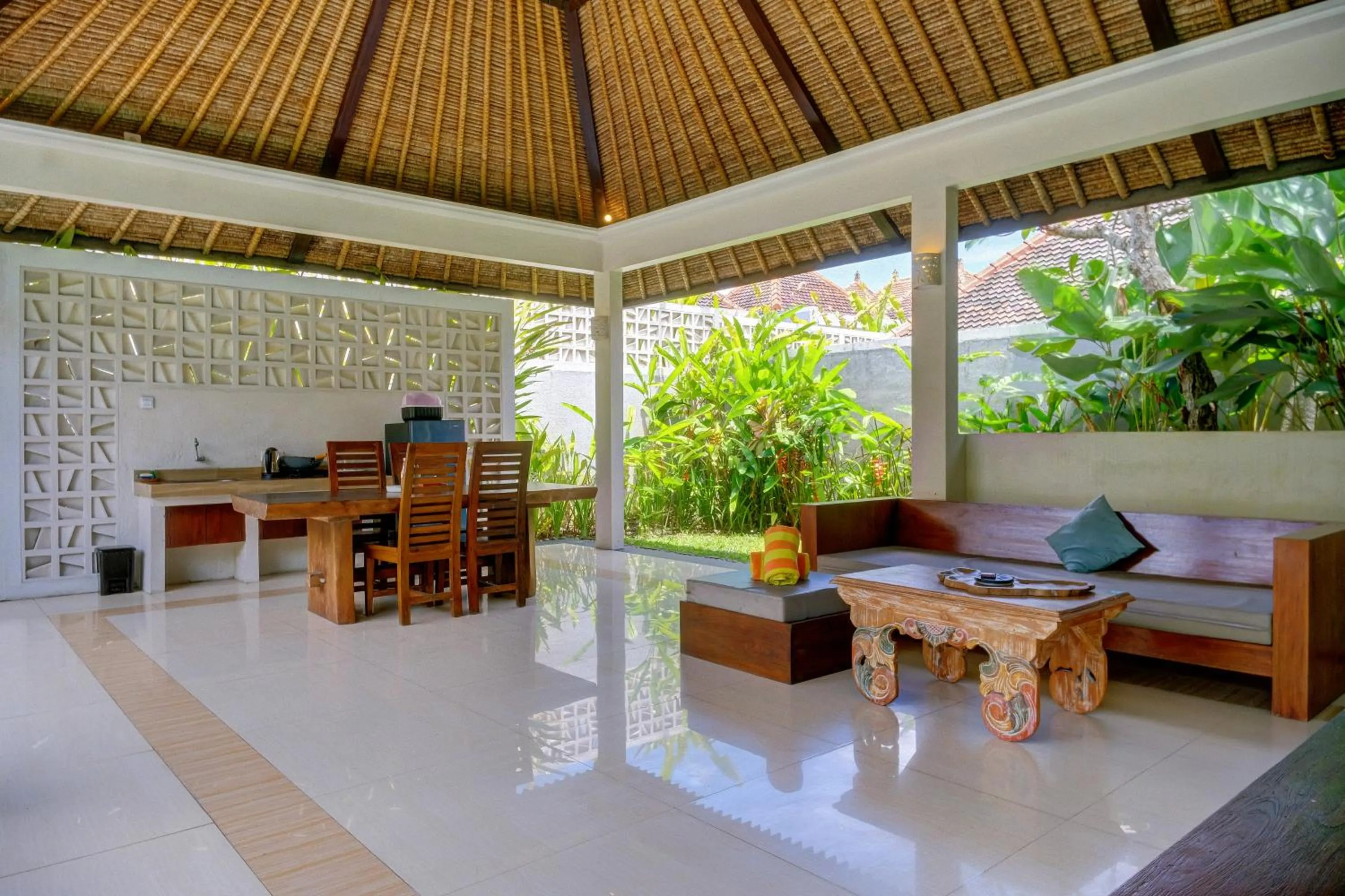 Kitchen or kitchenette in Avery Le Nixsun Villas Ungasan with Free access to Gym center by Waringin Hospitality