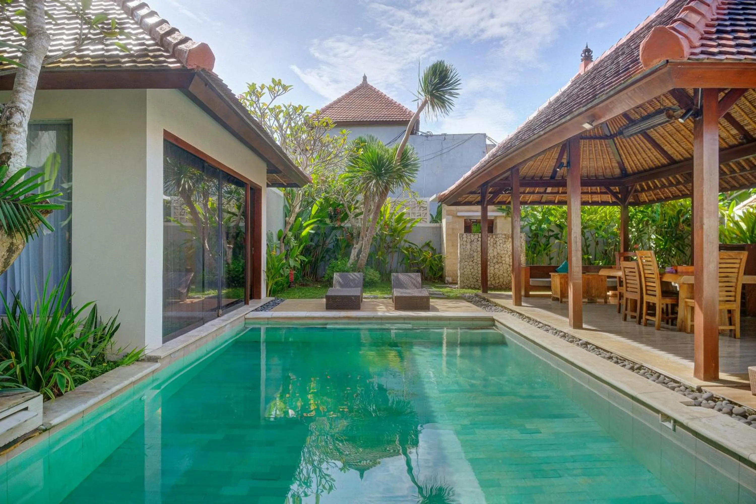 Living room in Avery Le Nixsun Villas Ungasan with Free access to Gym center by Waringin Hospitality