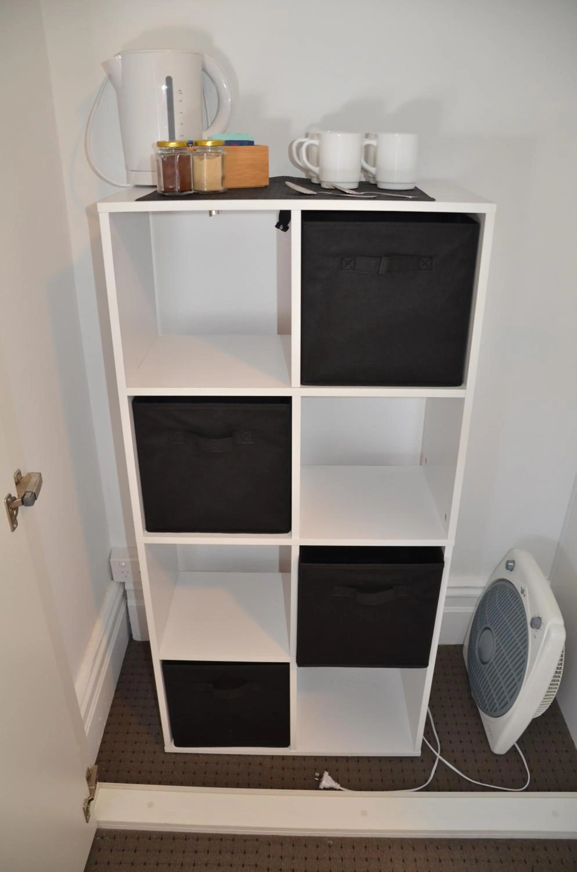 wardrobe in Manly Beach Guesthouse