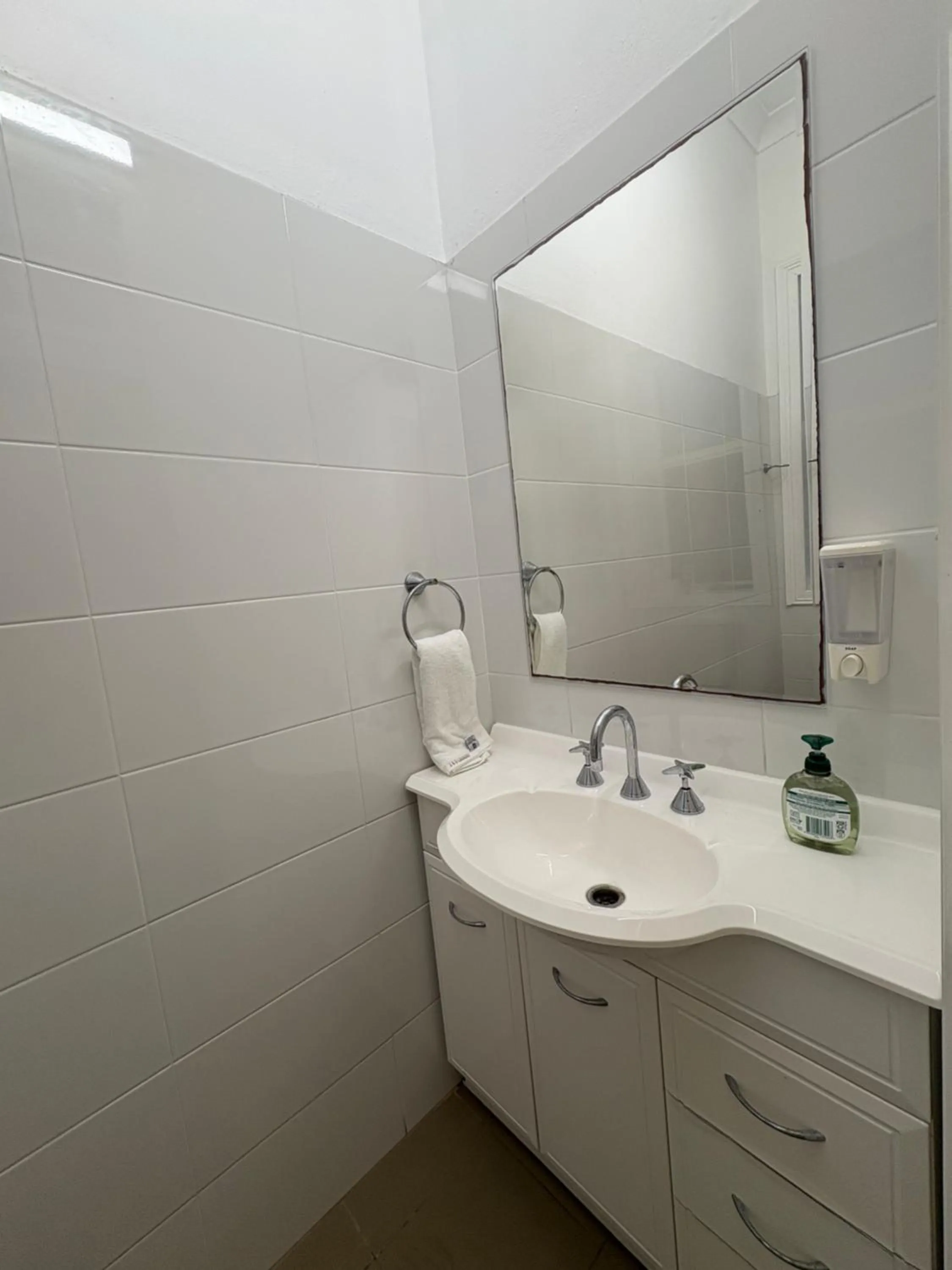 Bathroom in Manly Beach Guesthouse