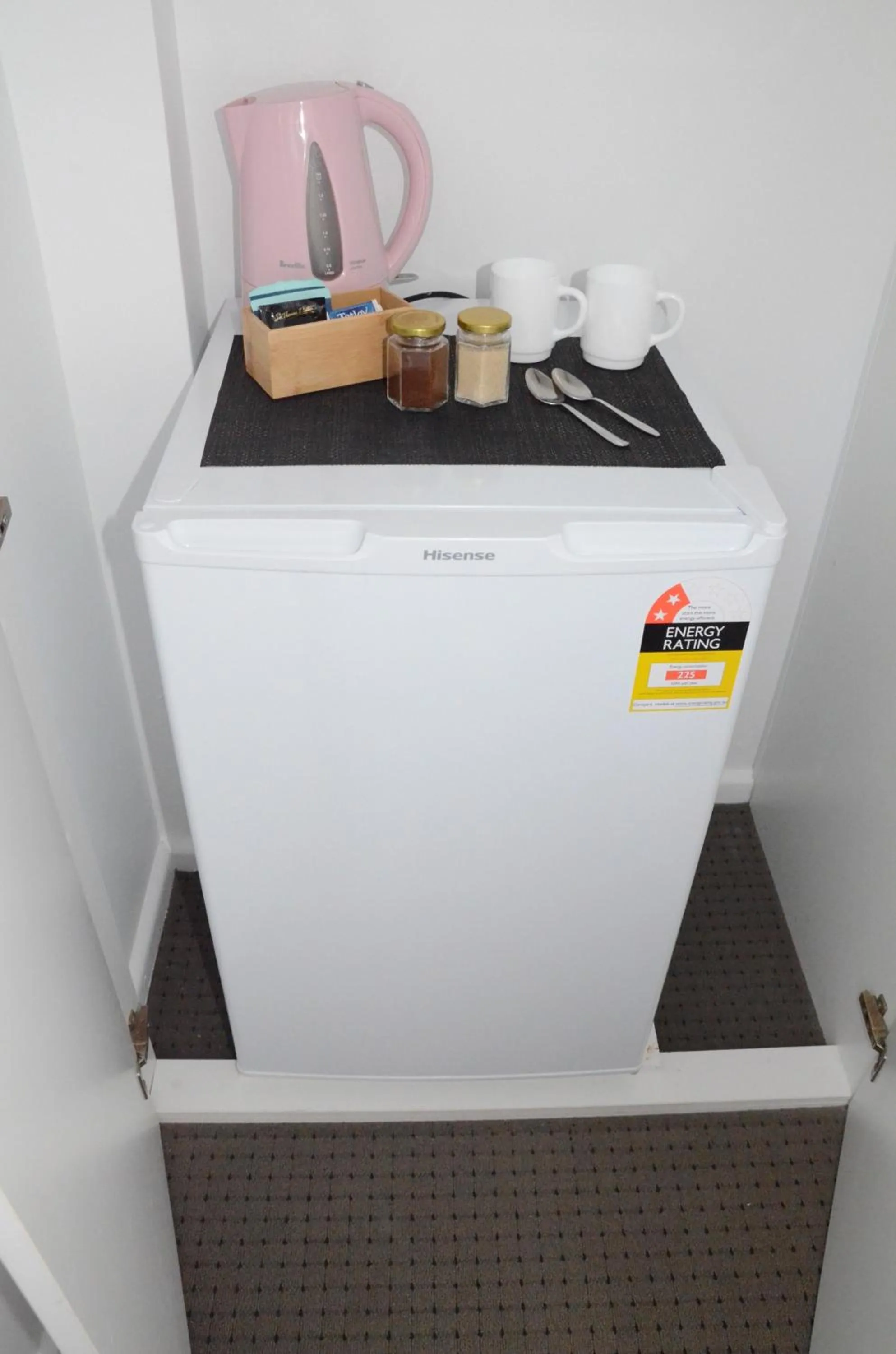 Kitchen or kitchenette in Manly Beach Guesthouse