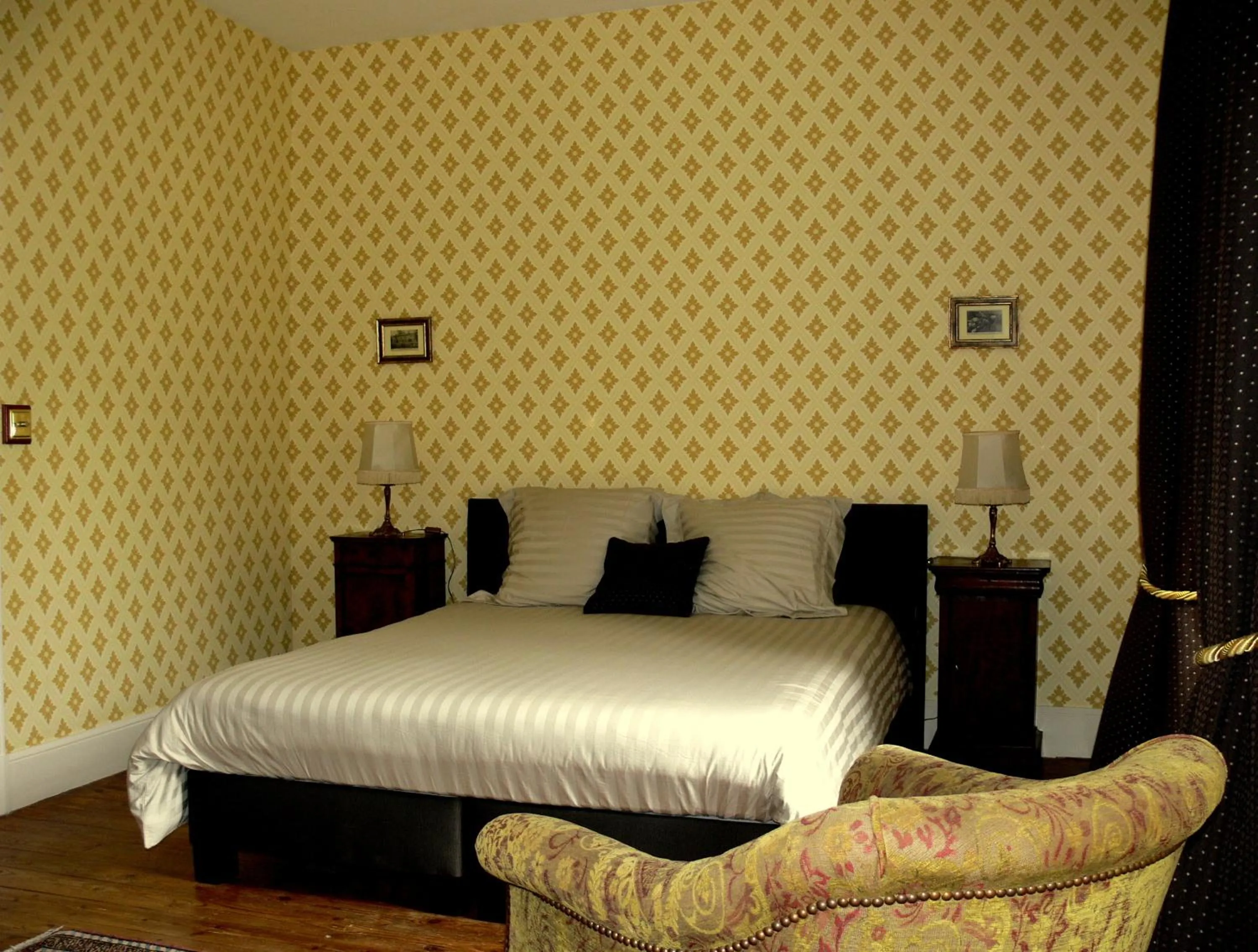 Photo of the whole room, Bed in Domaine de La Brugere