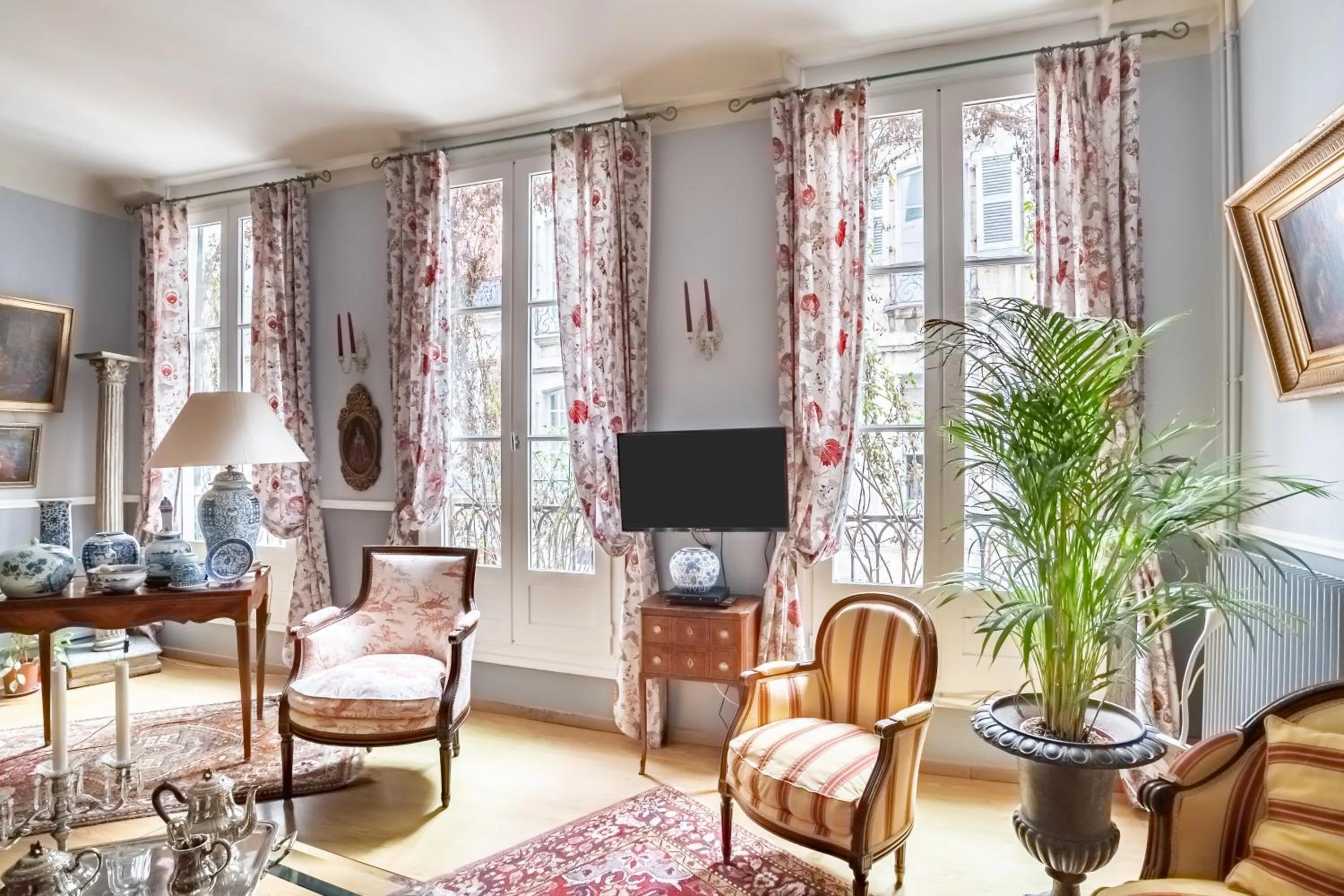 Living room in Hôtel des Arceaux