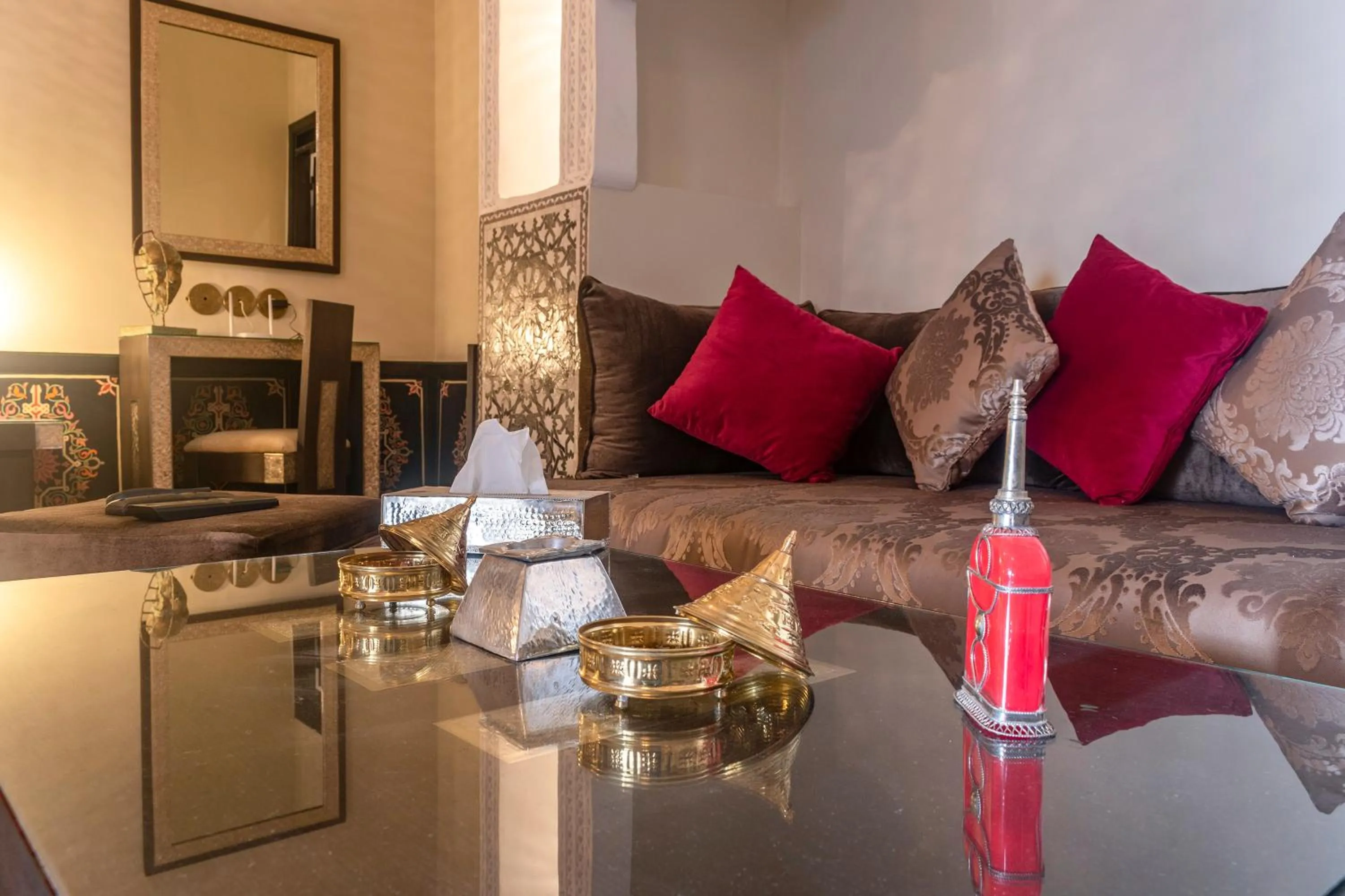 Seating area in Palais Dar Si Aissa ALL-SUITES