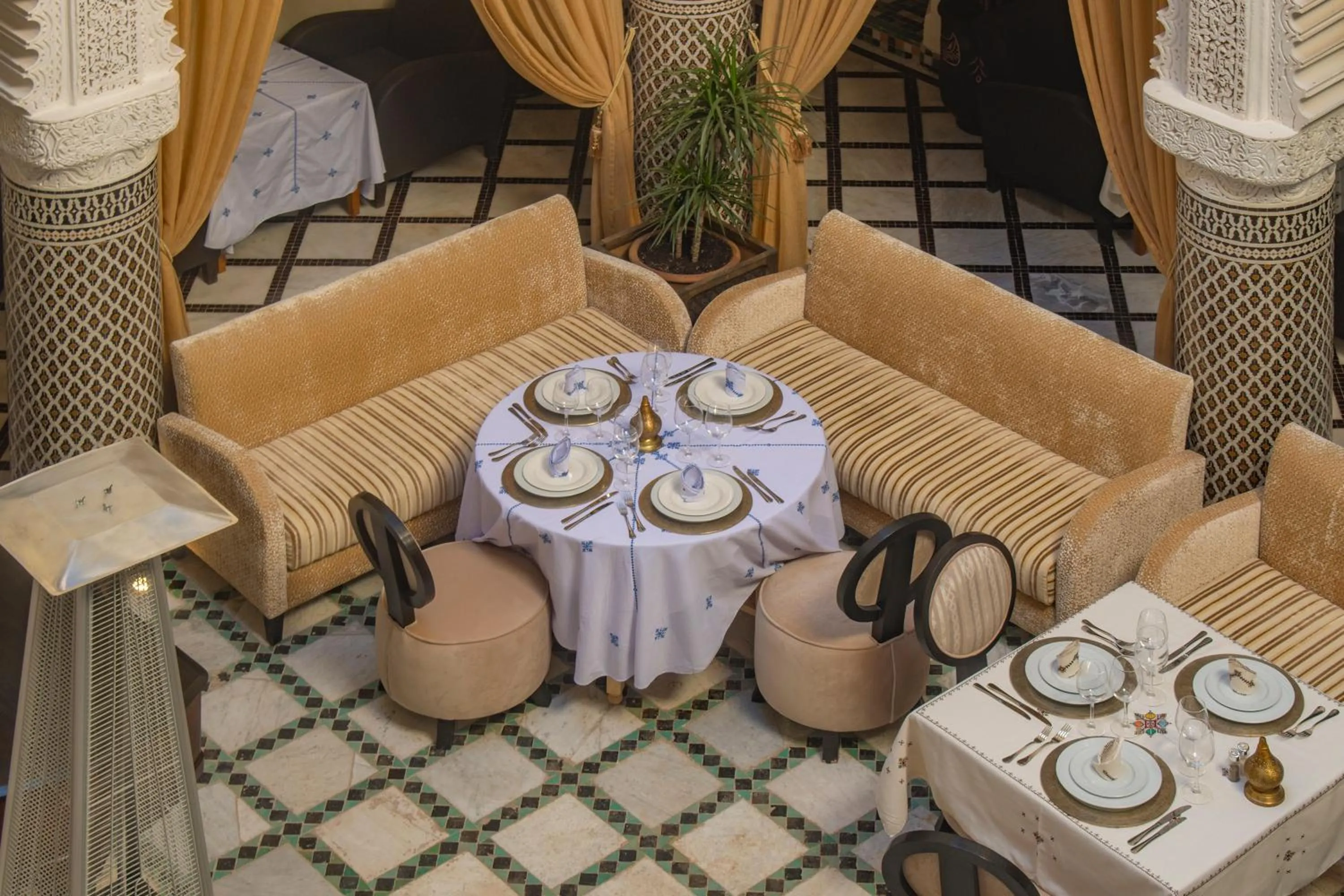 Restaurant/places to eat in Palais Dar Si Aissa ALL-SUITES