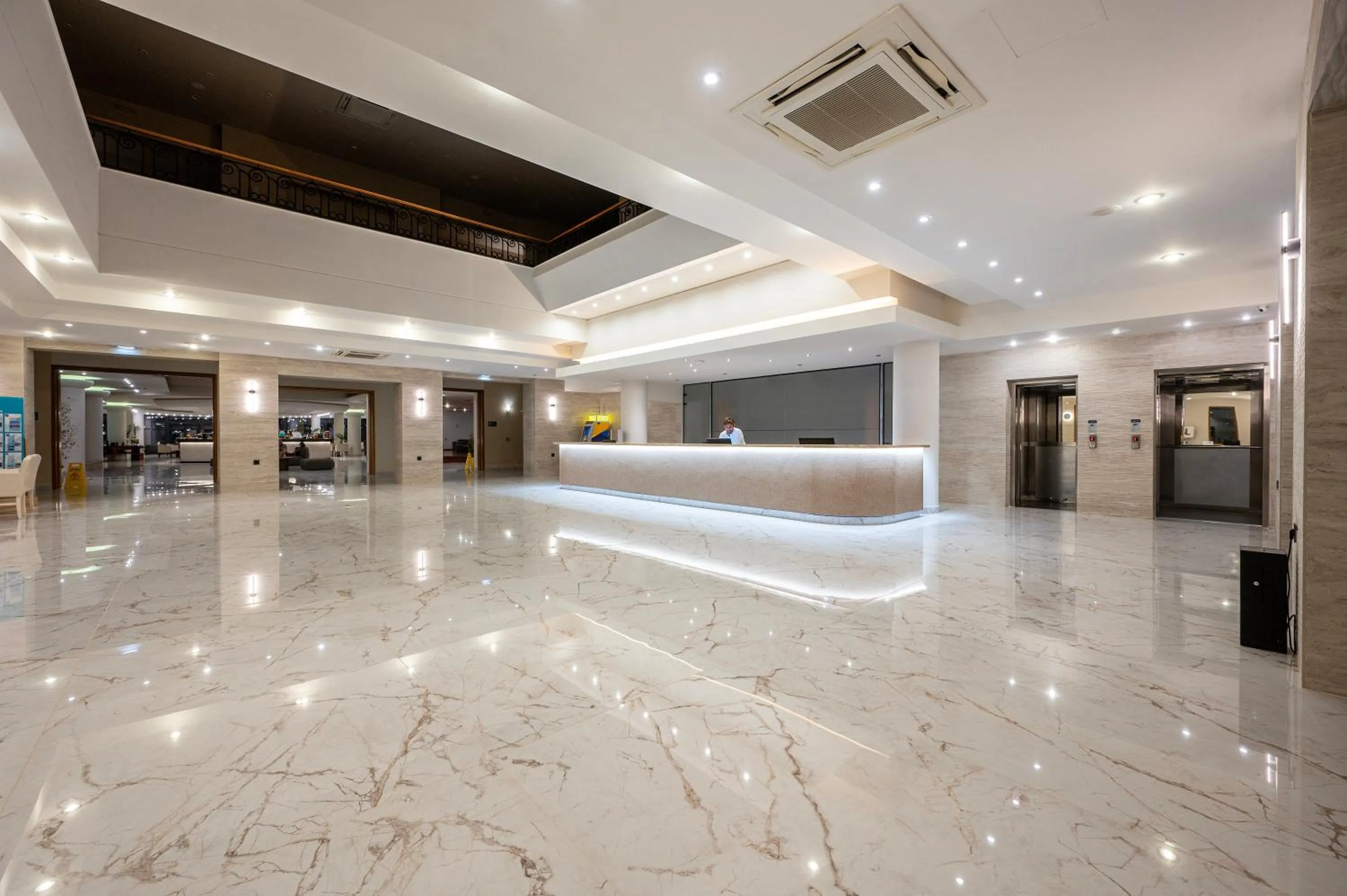 Lobby or reception in Athina Palace Resort & Spa