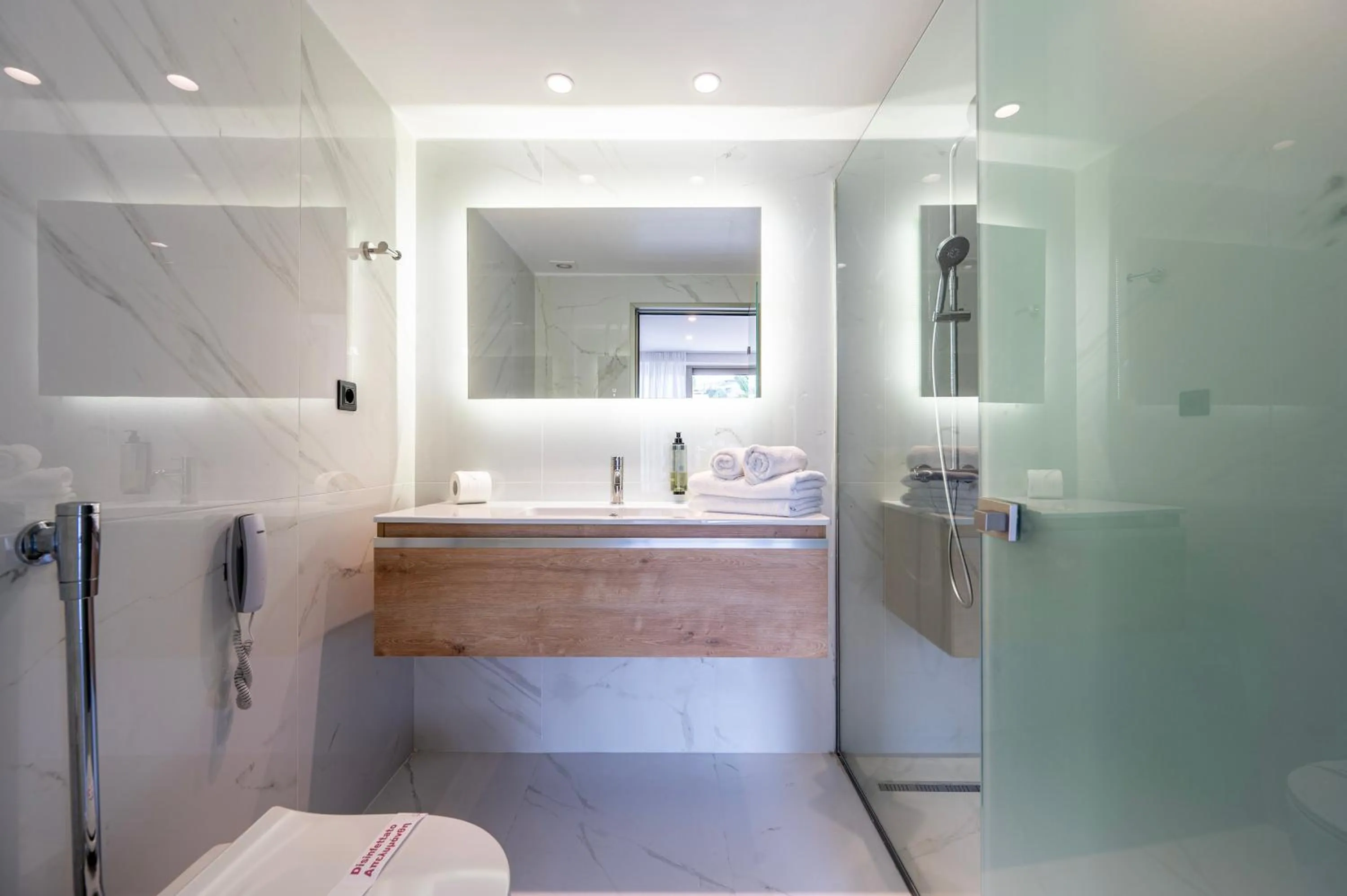 Bathroom in Athina Palace Resort & Spa