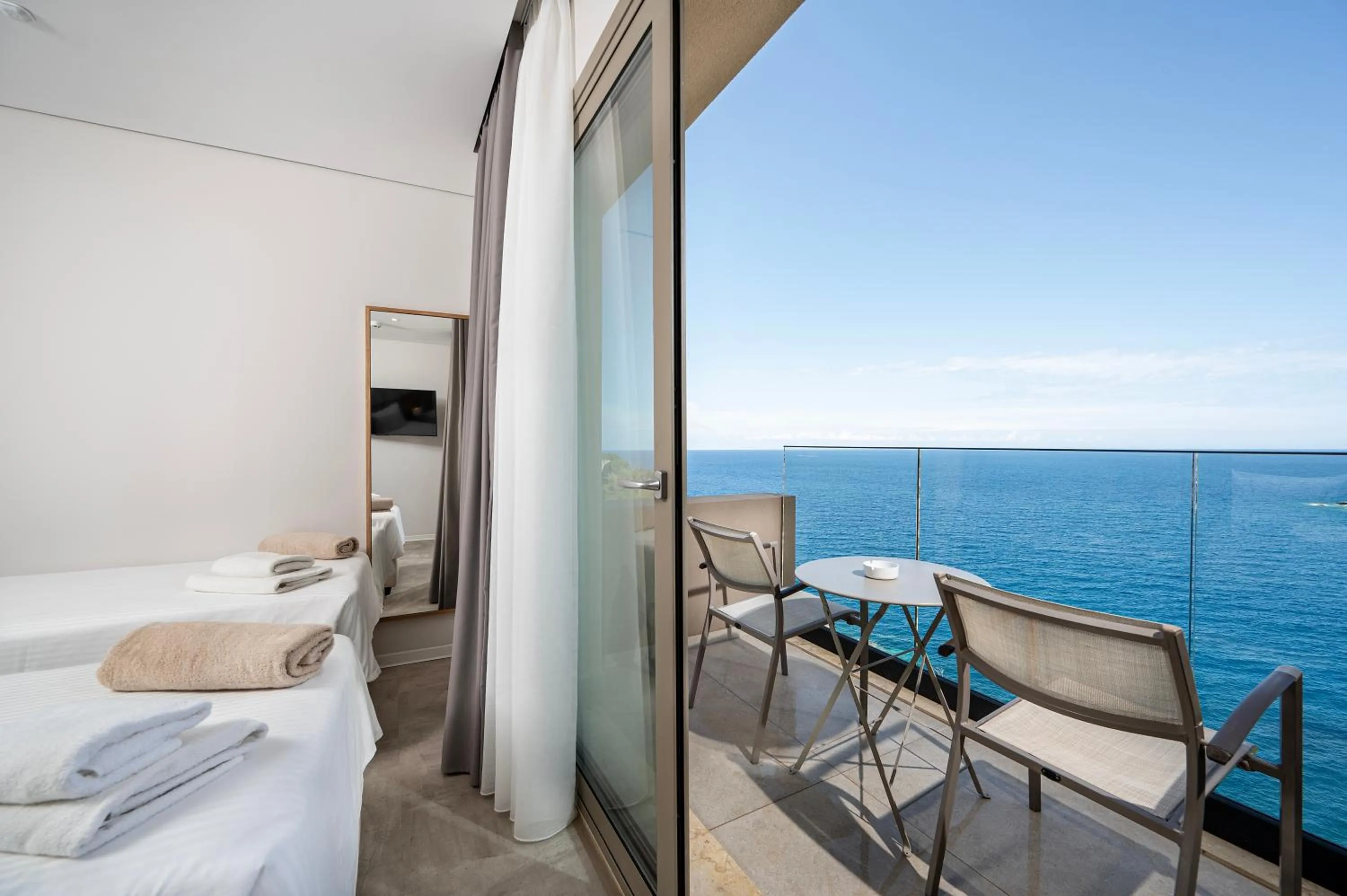 Bedroom, Bed in Athina Palace Resort & Spa