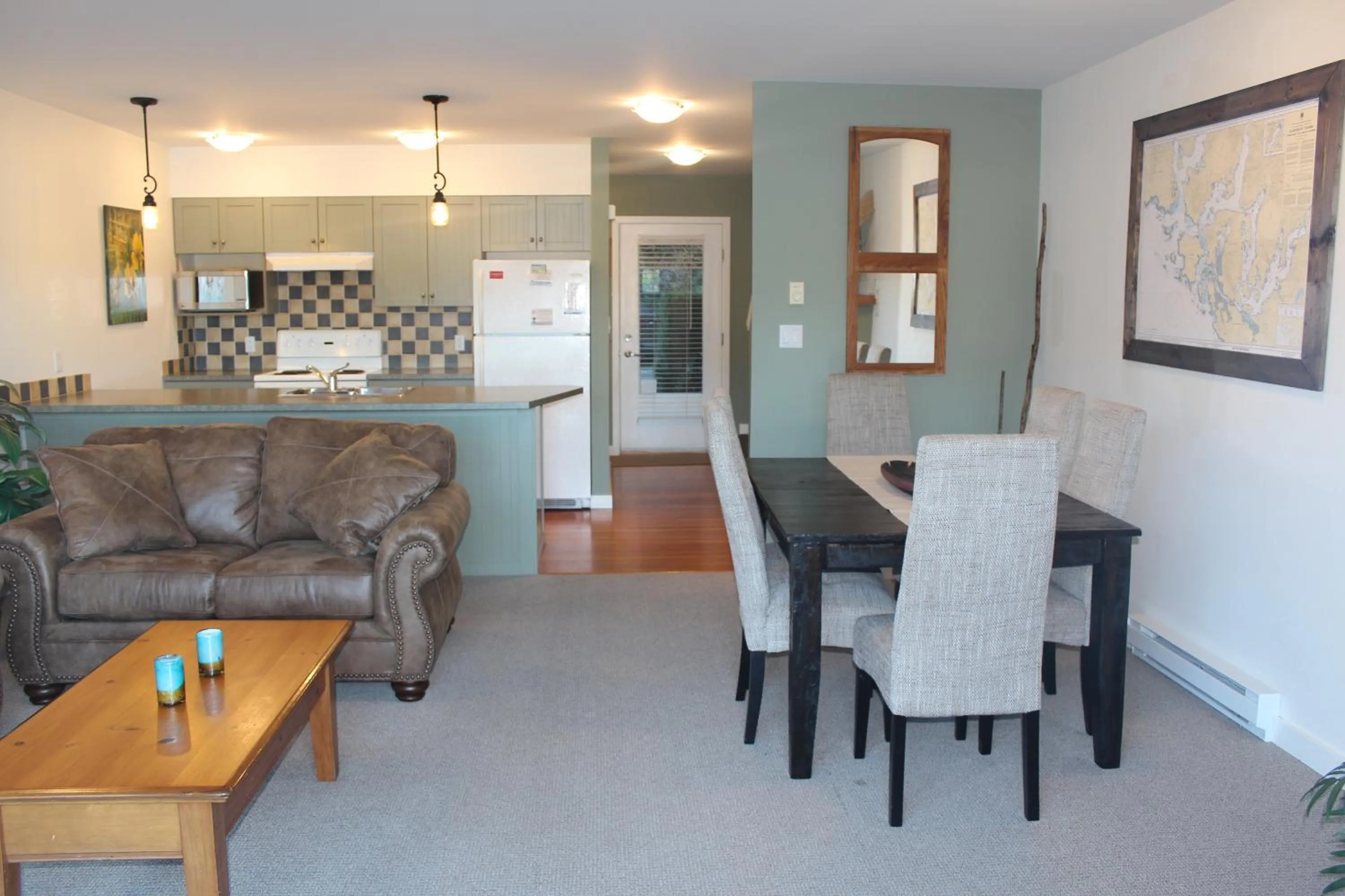 Dining area in Siennas Harbour House