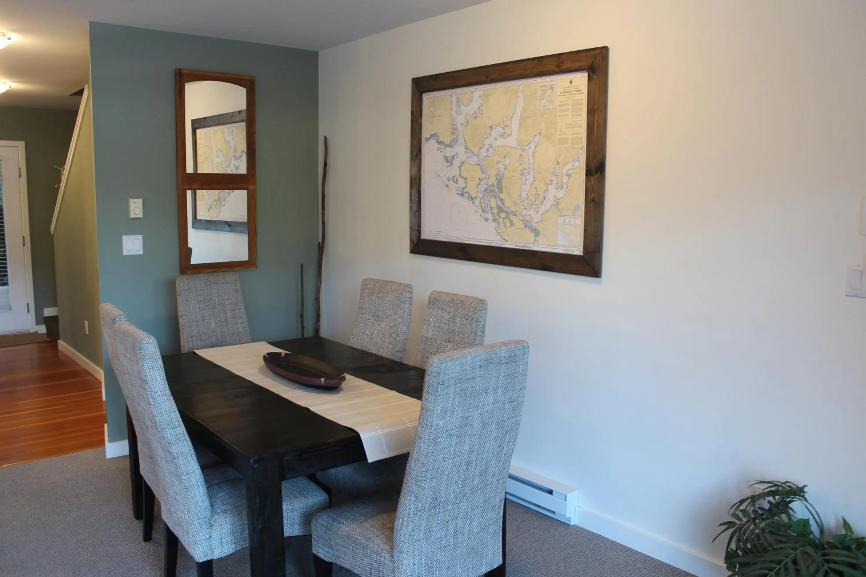 Dining area in Siennas Harbour House